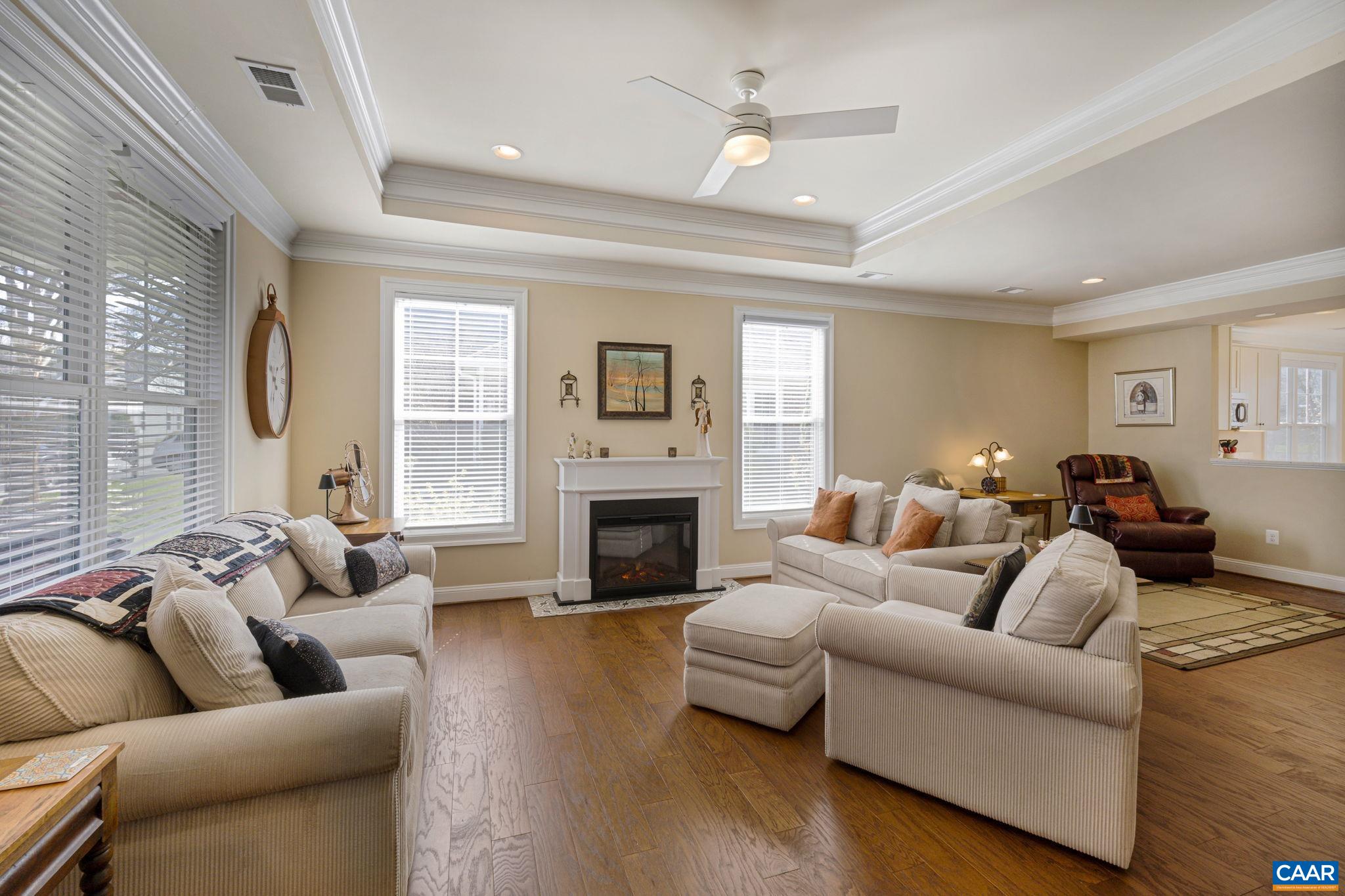 105 COTTAGE CT