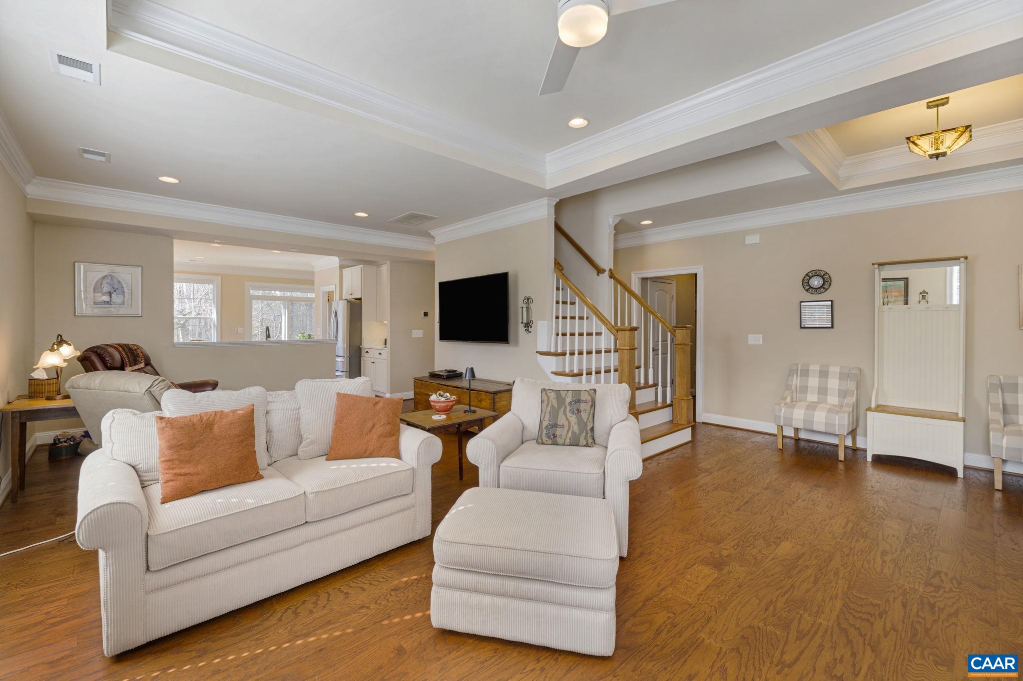 105 COTTAGE CT
