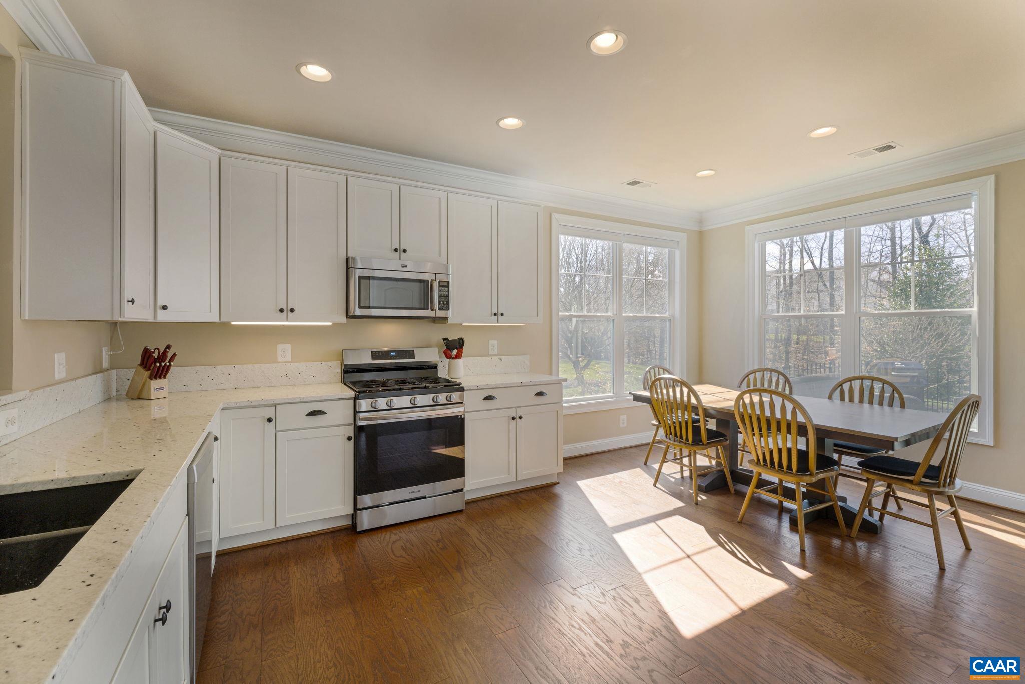 105 COTTAGE CT