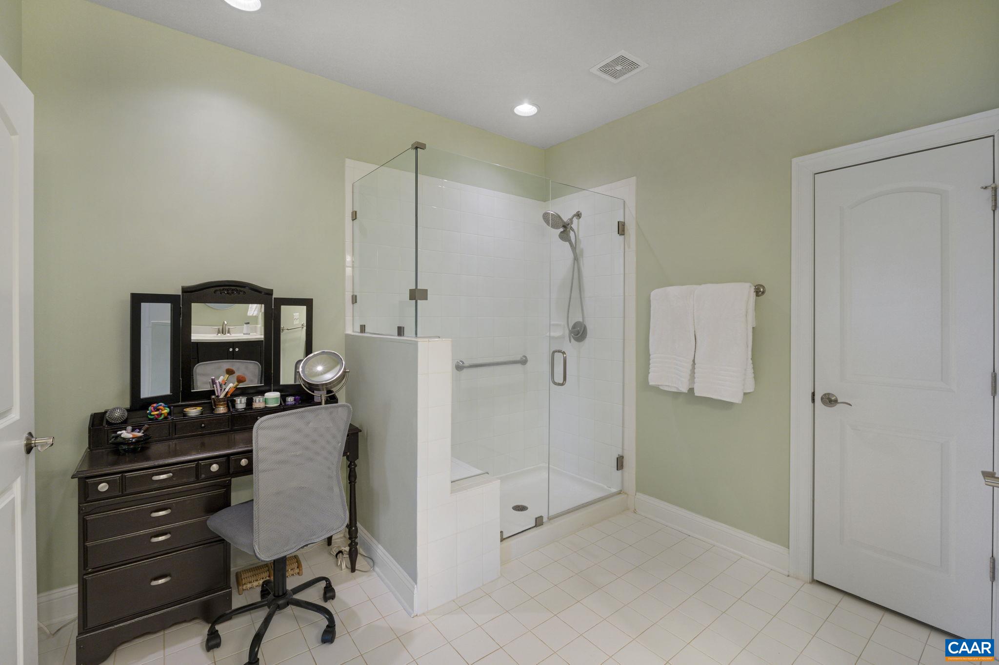 105 COTTAGE CT