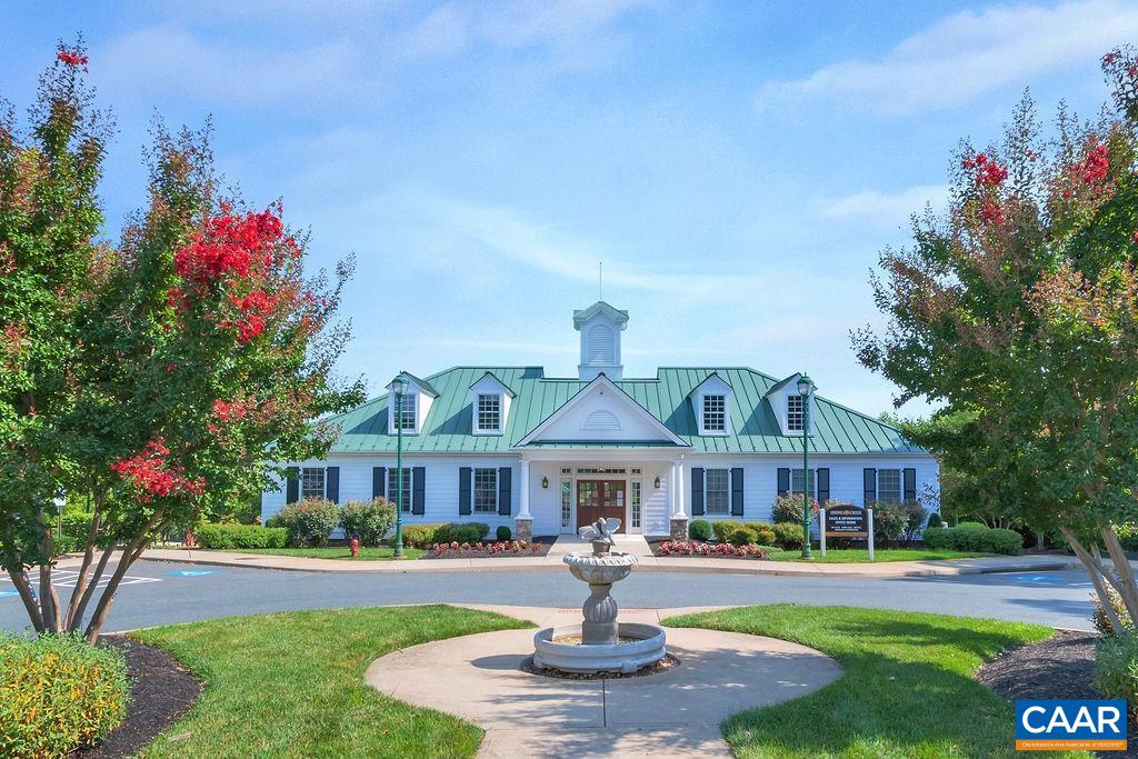 105 COTTAGE CT
