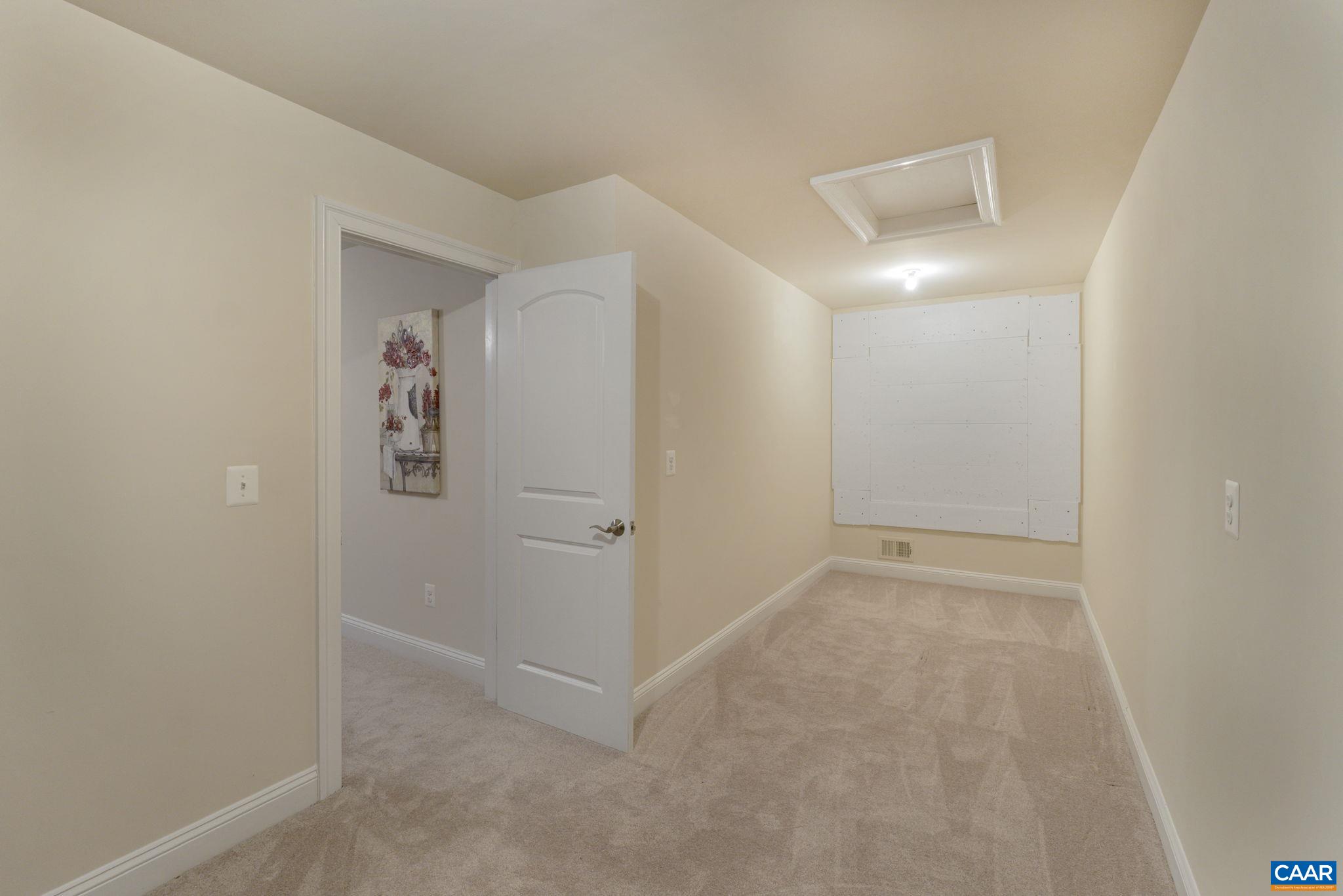 105 COTTAGE CT