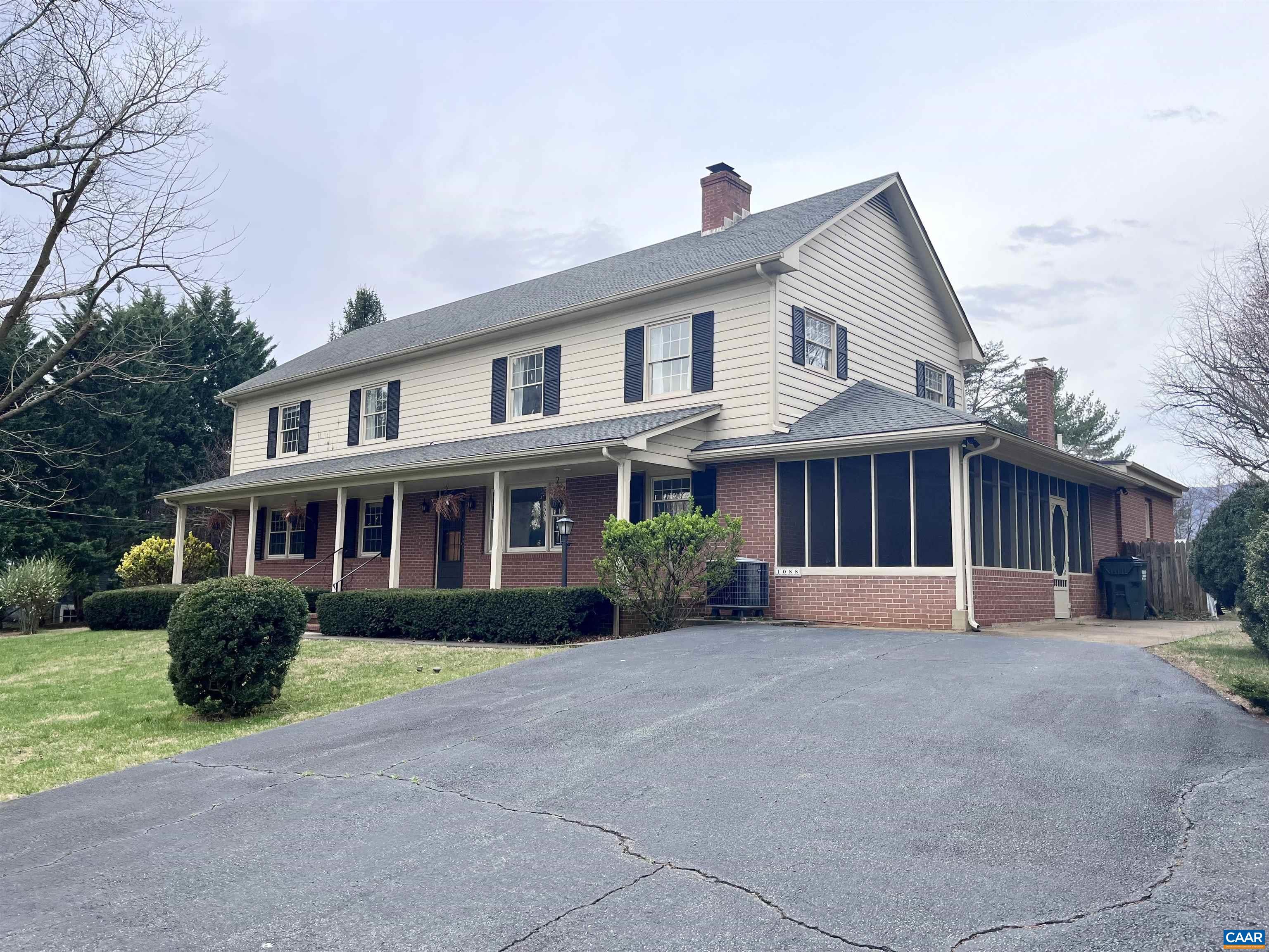 1088 KILLDEER LN