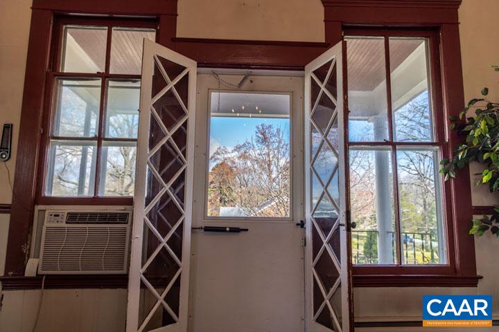 407 CHURCH ST
