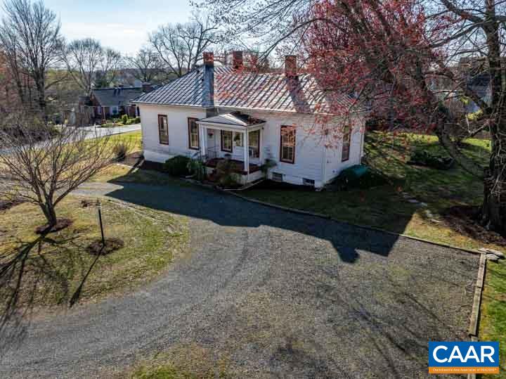 407 CHURCH ST