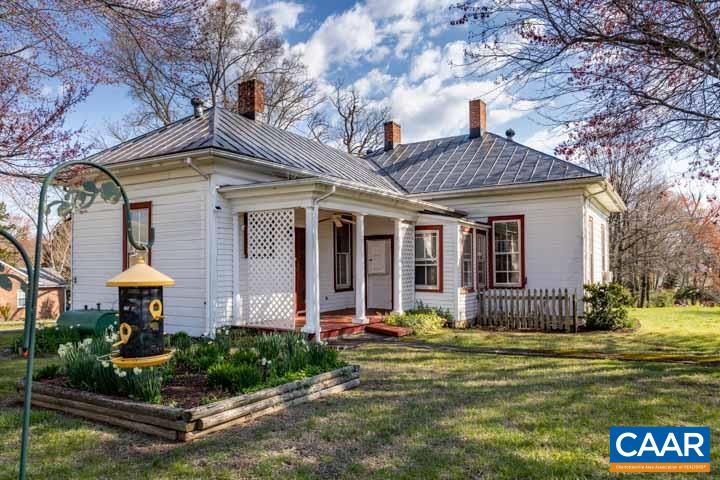 407 CHURCH ST