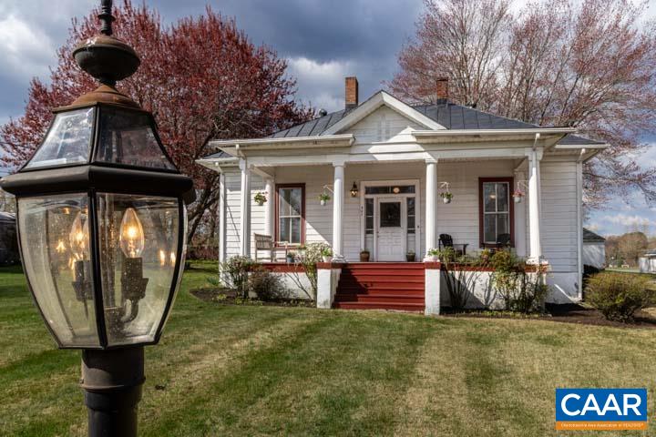 407 CHURCH ST