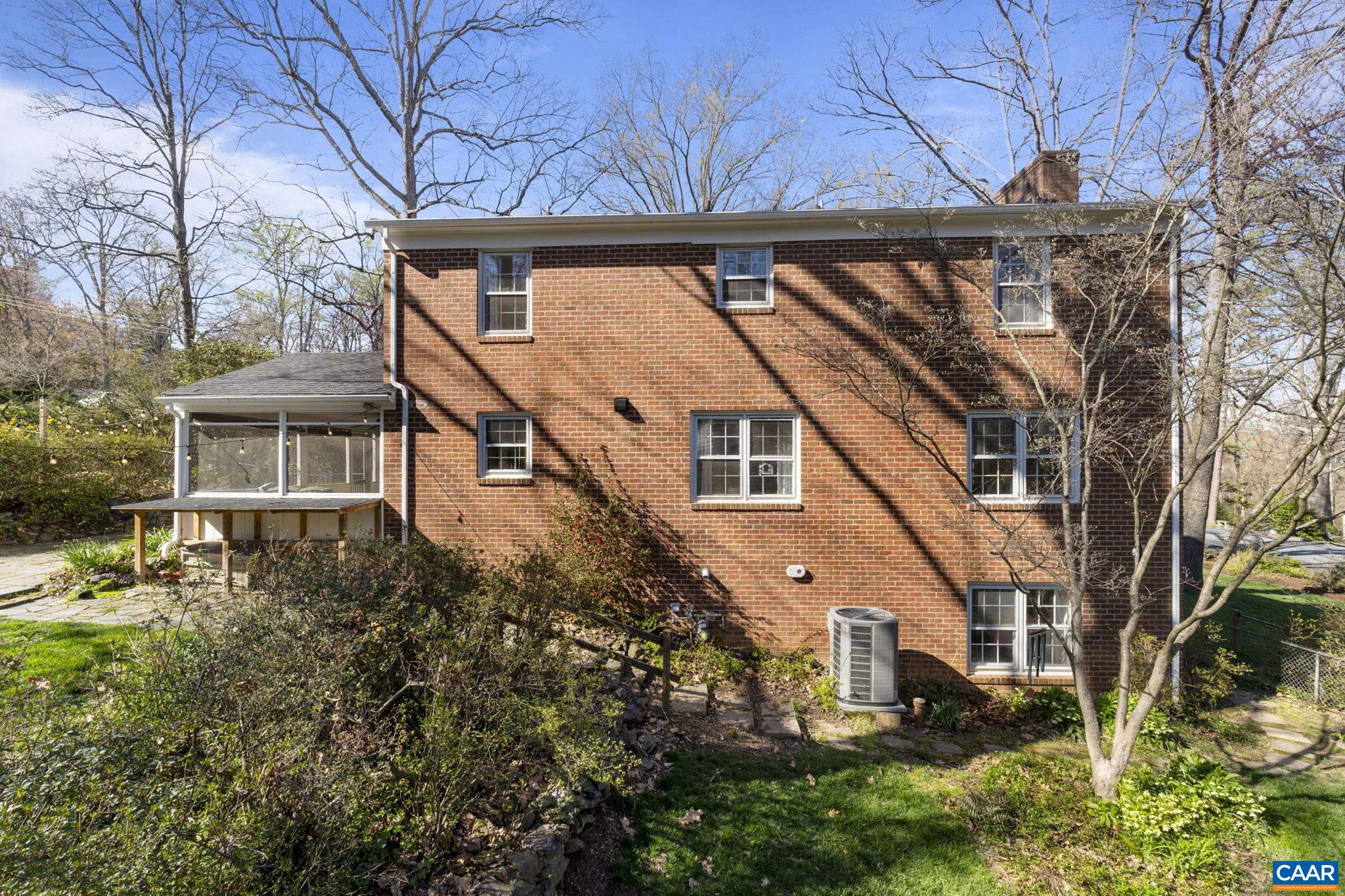 1502 BUNKER HILL DR