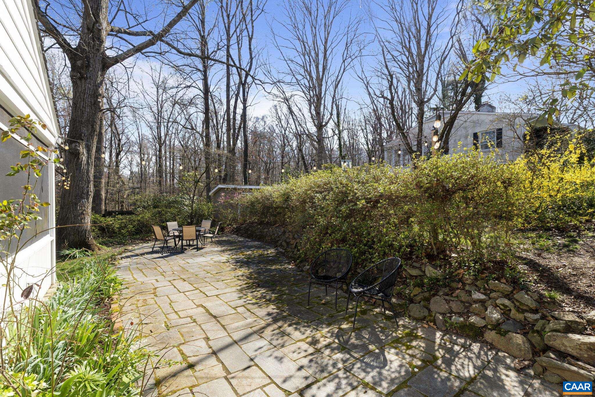 1502 BUNKER HILL DR