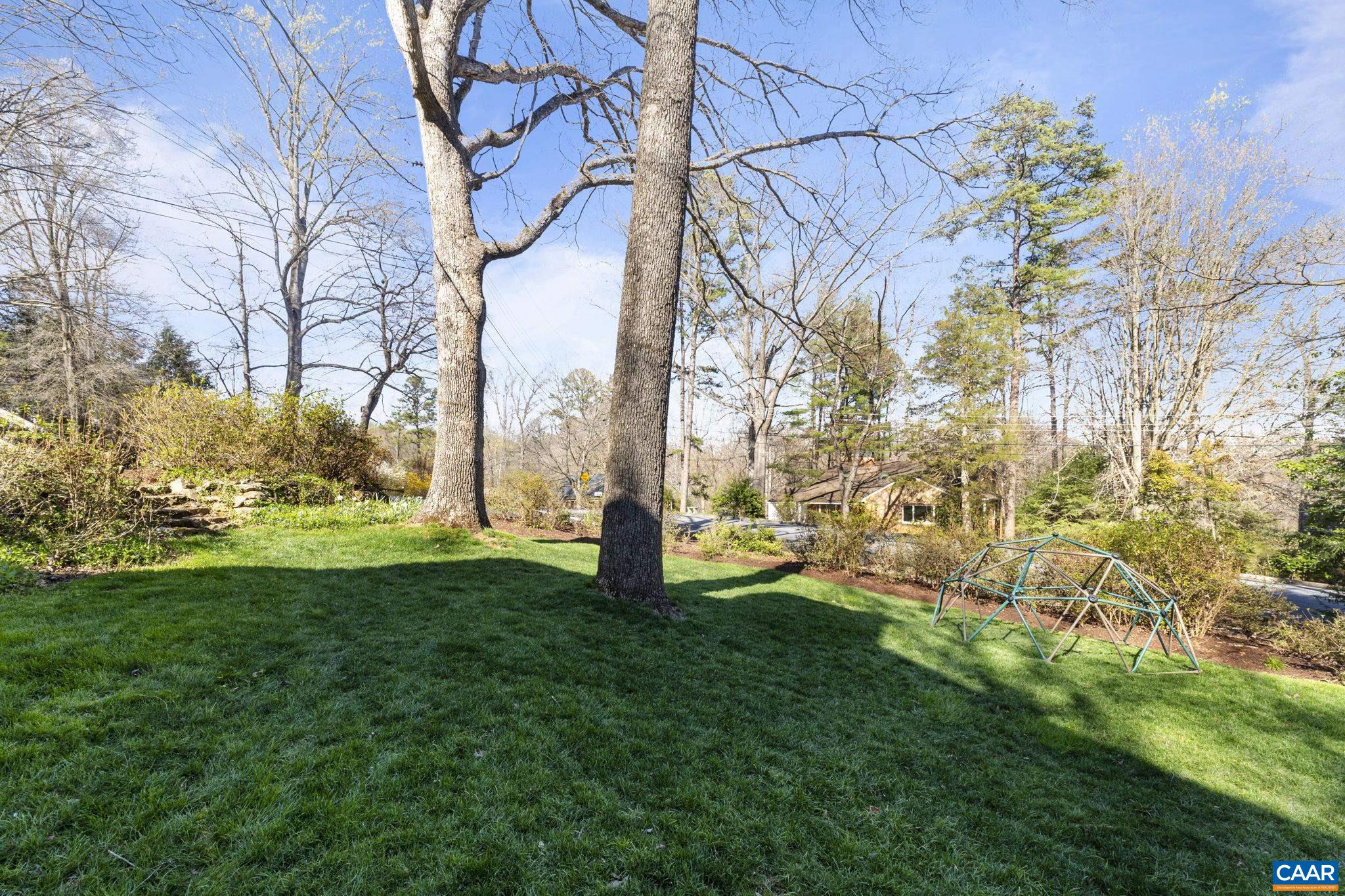 1502 BUNKER HILL DR