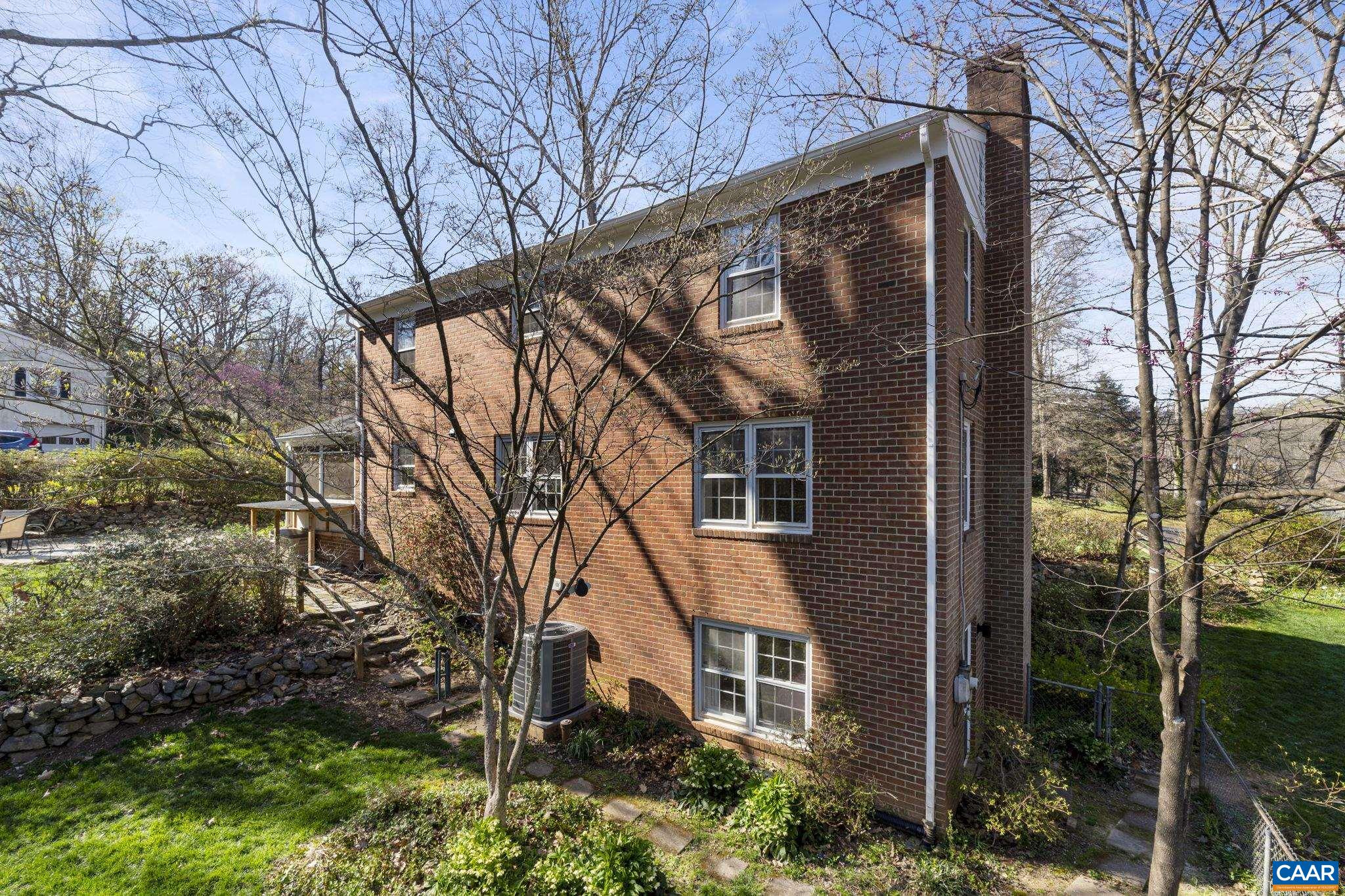 1502 BUNKER HILL DR