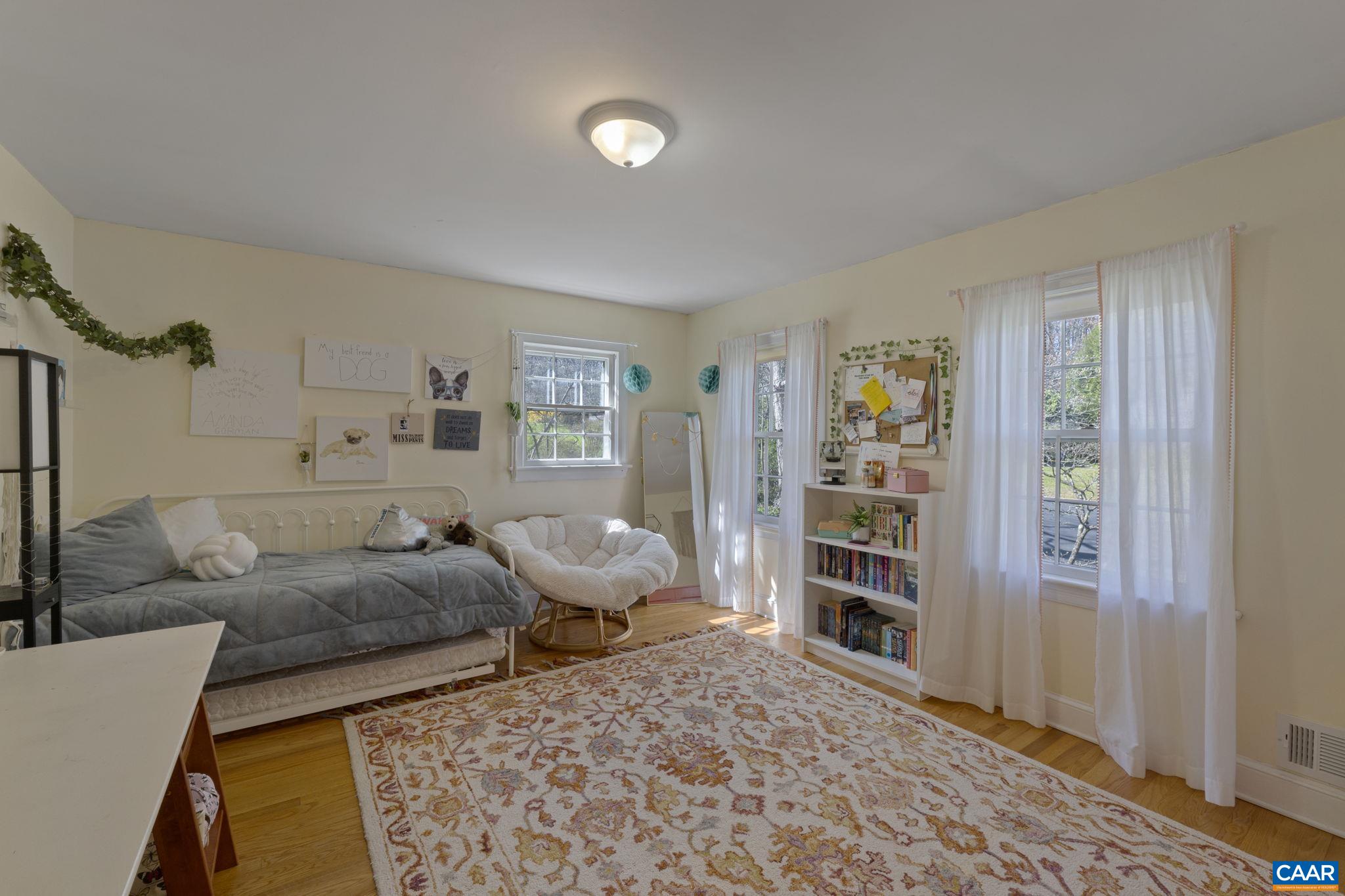 1502 BUNKER HILL DR