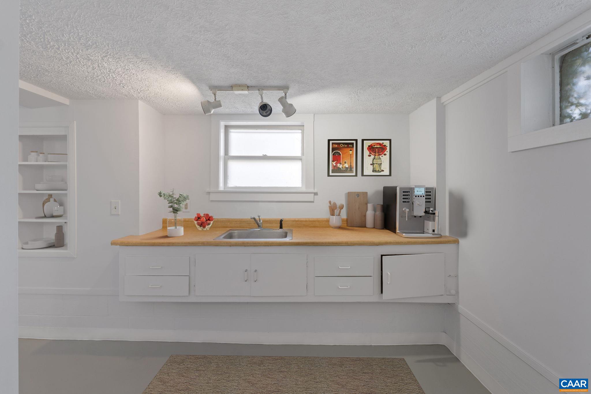1001 DRUID AVE