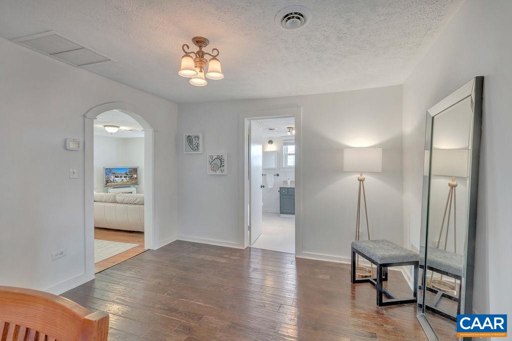 1001 DRUID AVE
