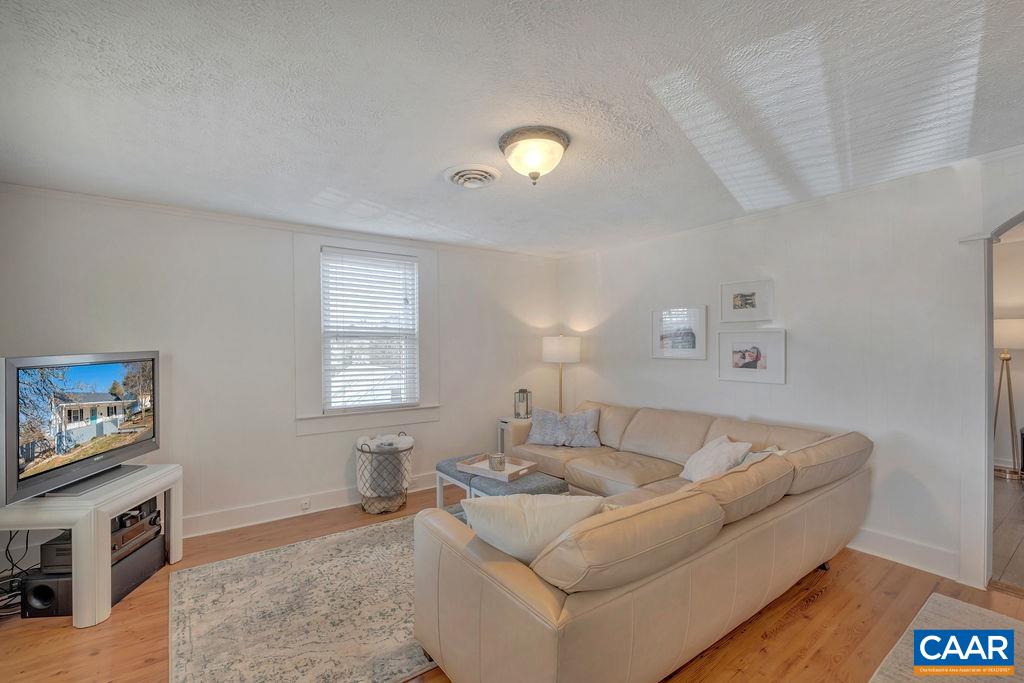 1001 DRUID AVE