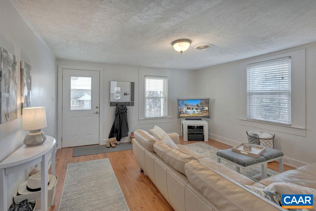 1001 DRUID AVE