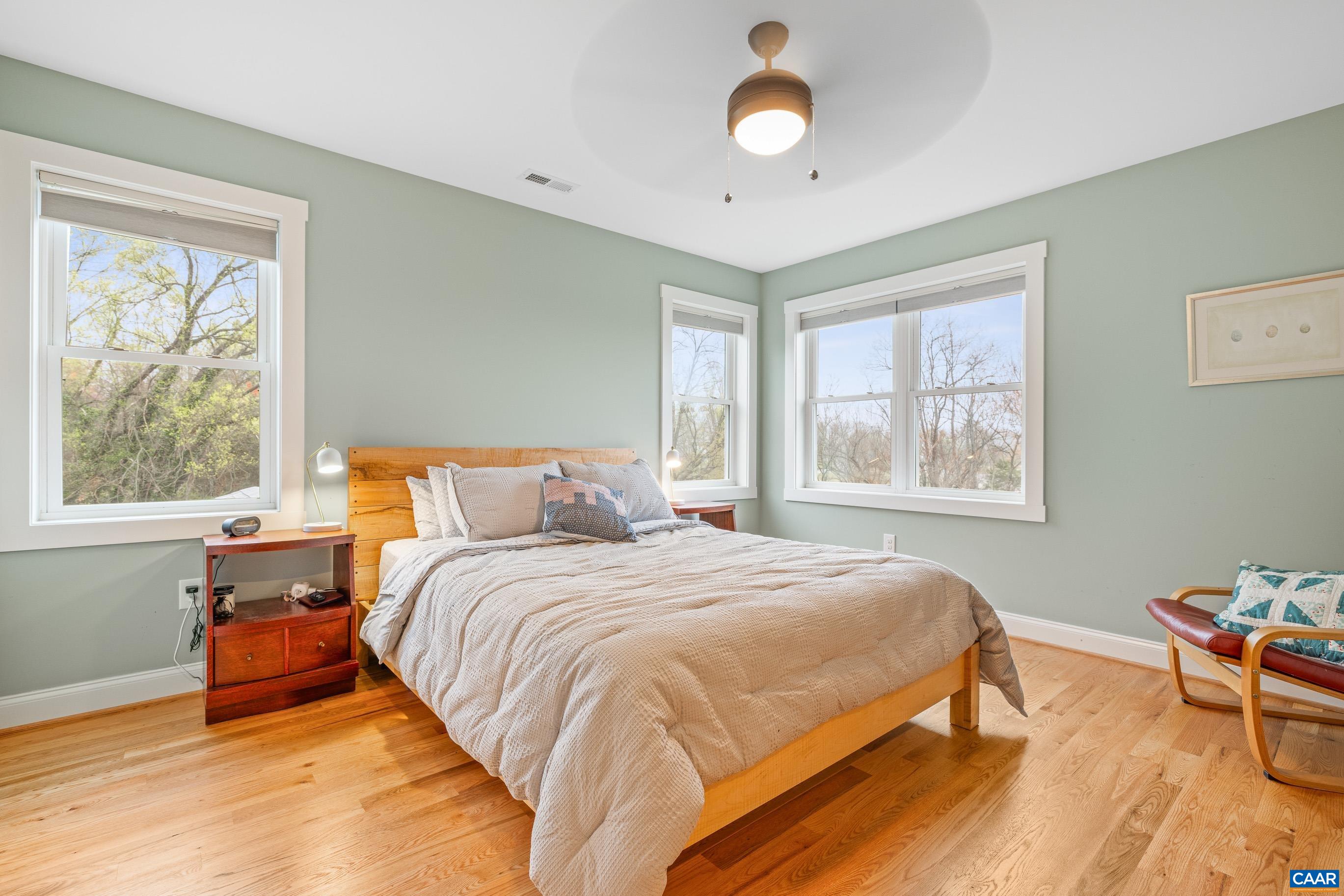 1356 CROZET Ave