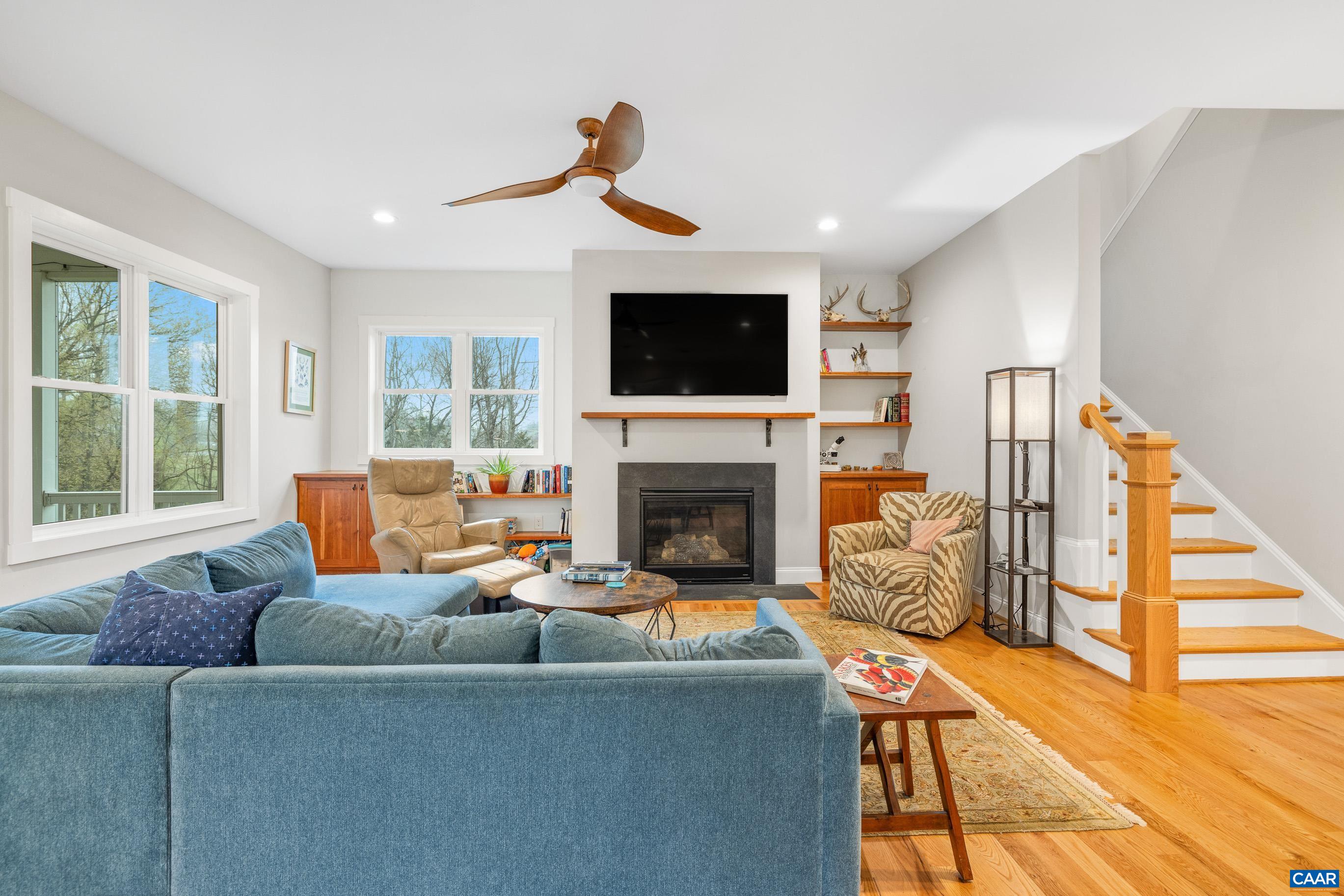1356 CROZET Ave