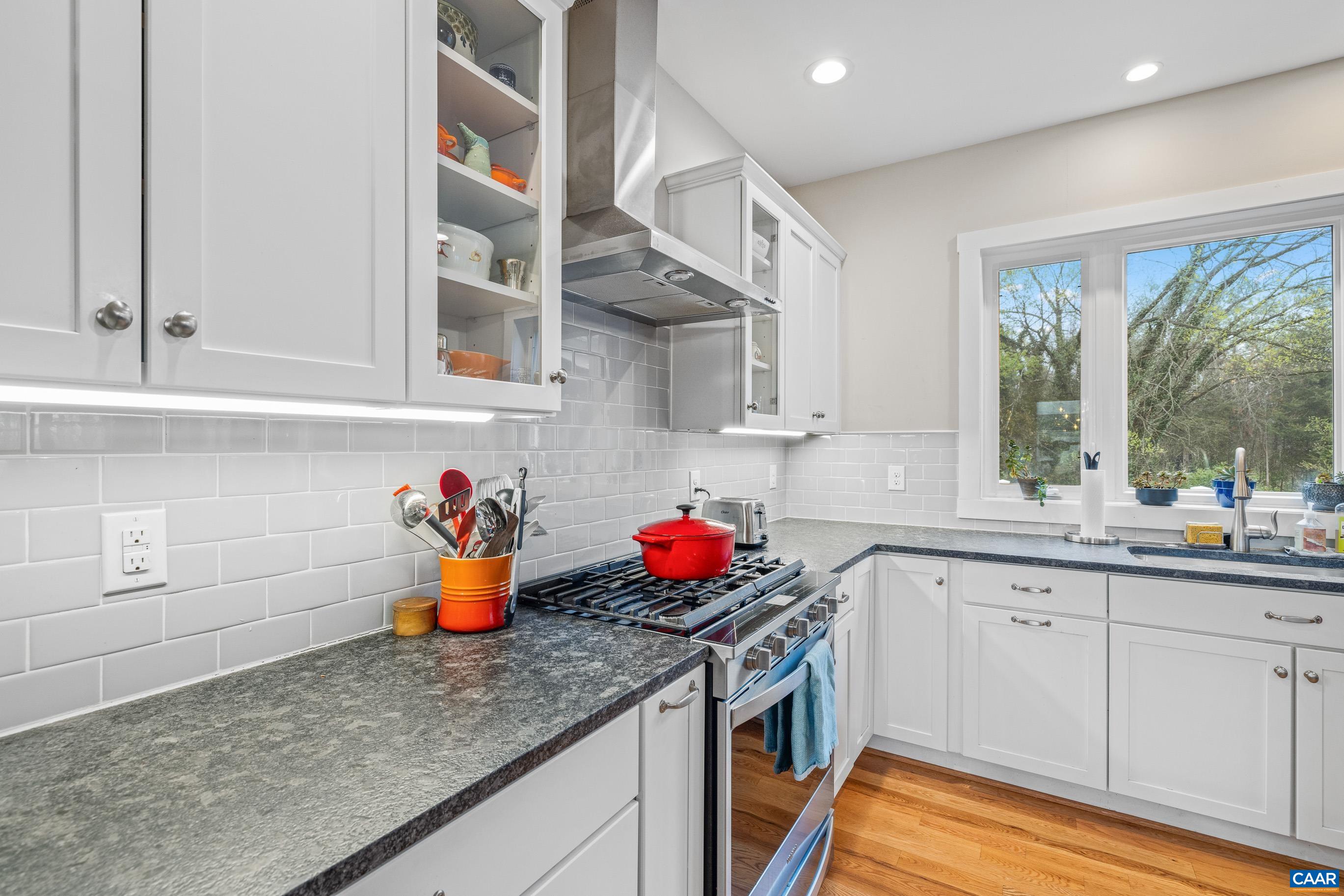 1356 CROZET Ave