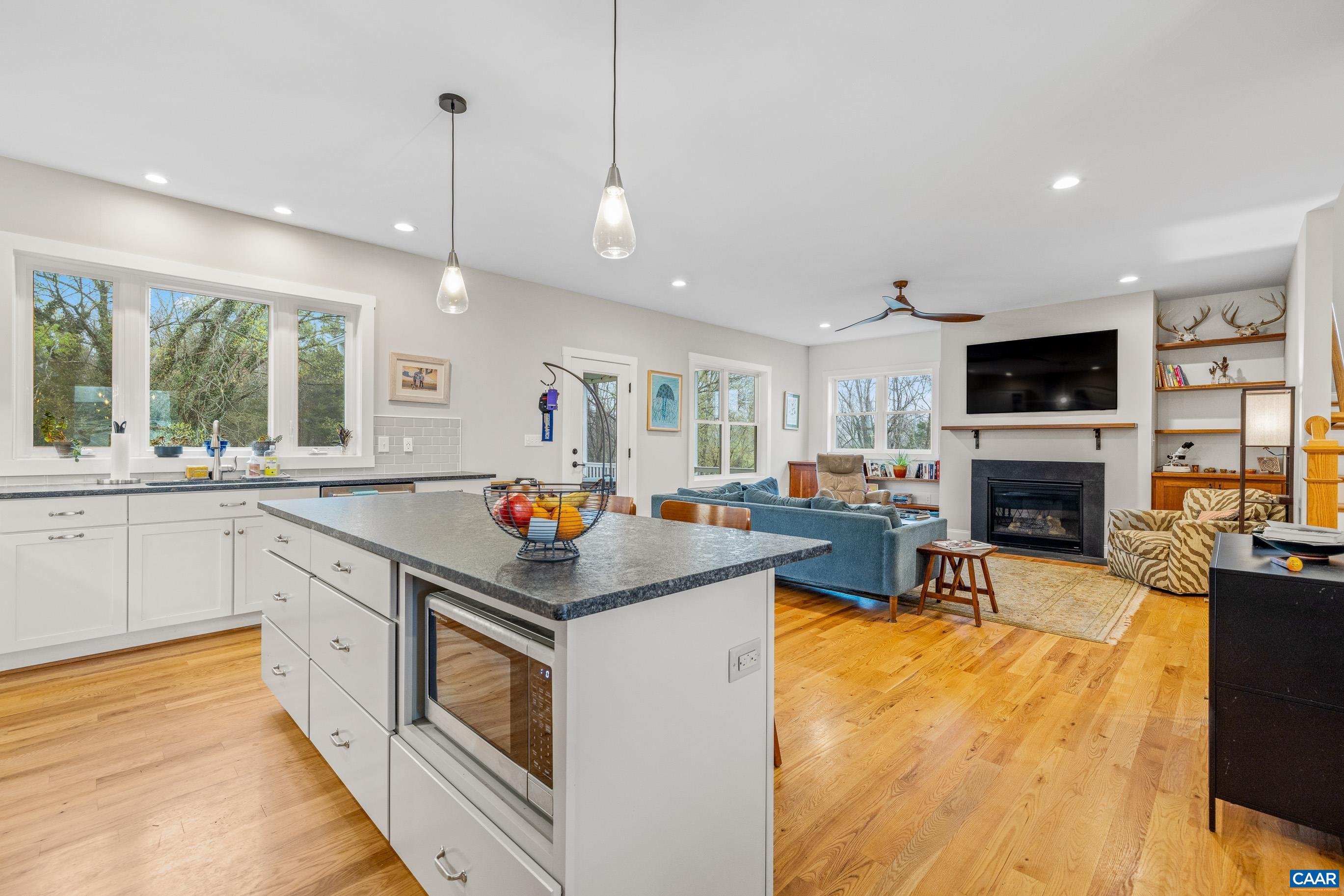 1356 CROZET Ave