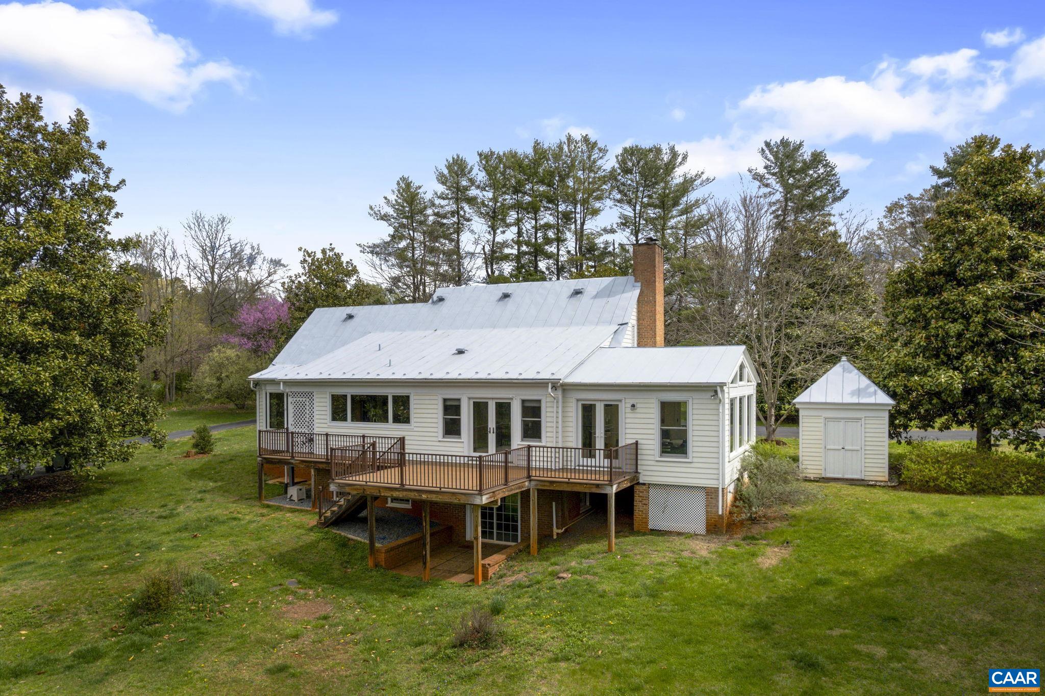 570 RODES DR