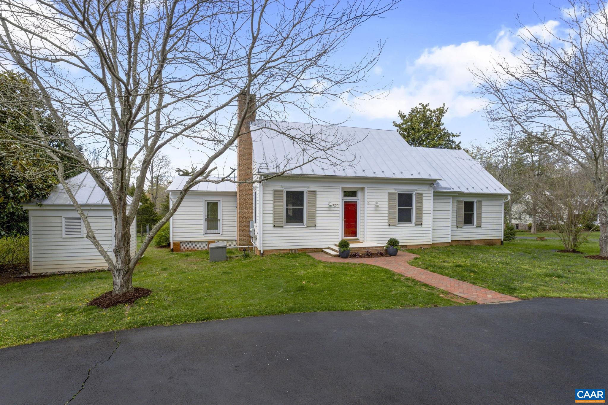 570 RODES DR