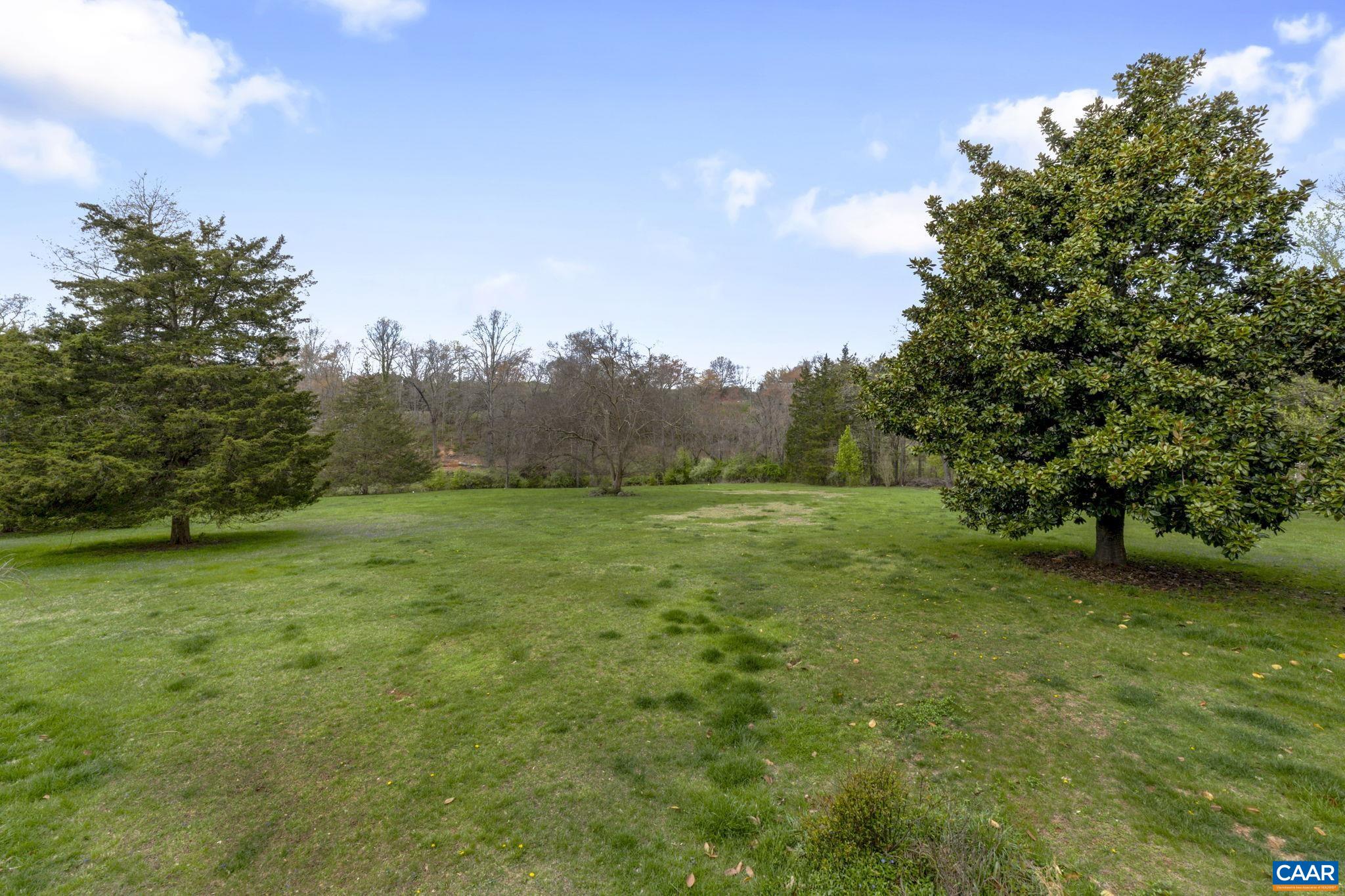 570 RODES DR