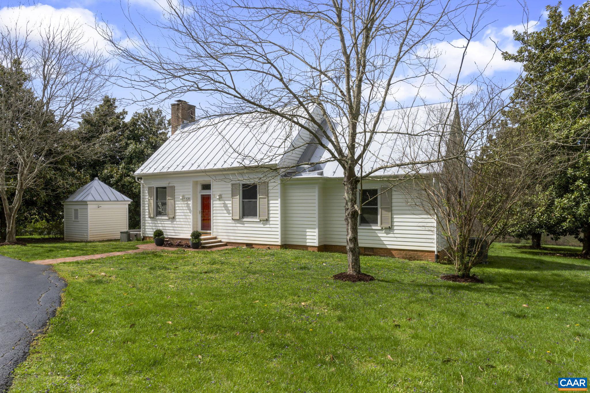 570 RODES DR