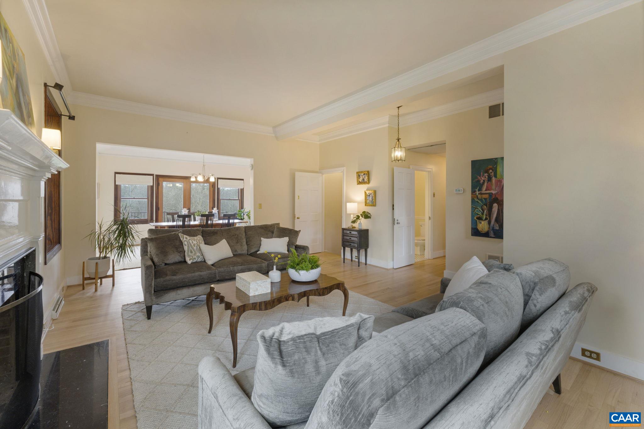 570 RODES DR