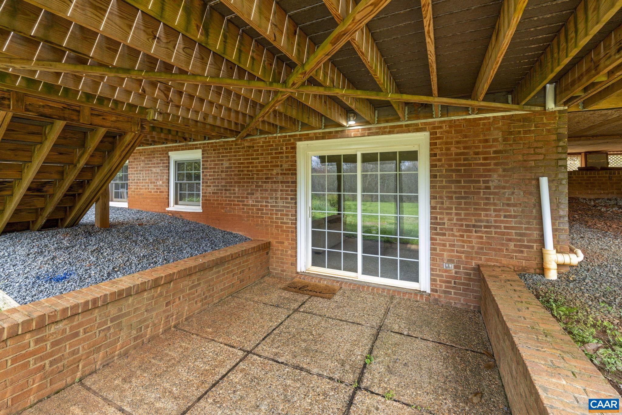570 RODES DR