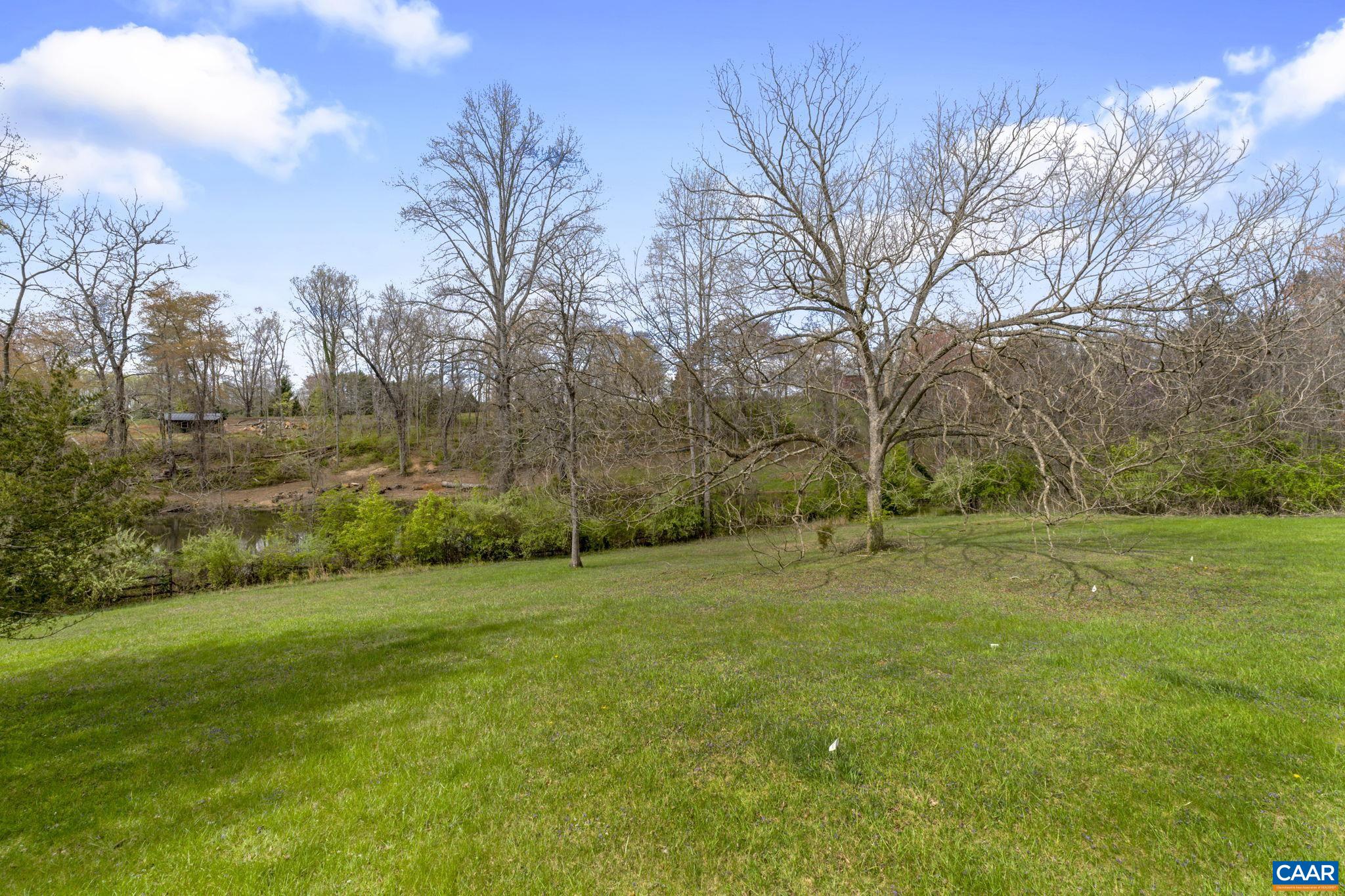 570 RODES DR