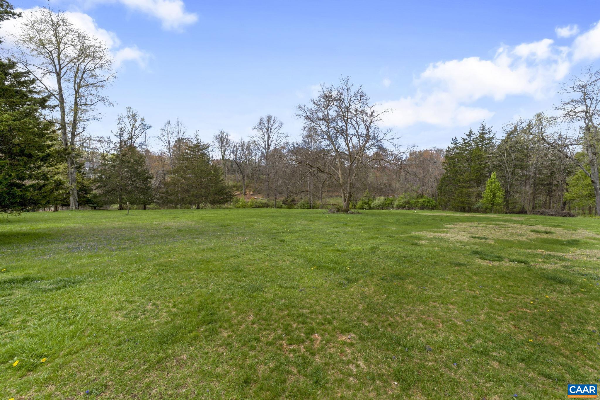 570 RODES DR