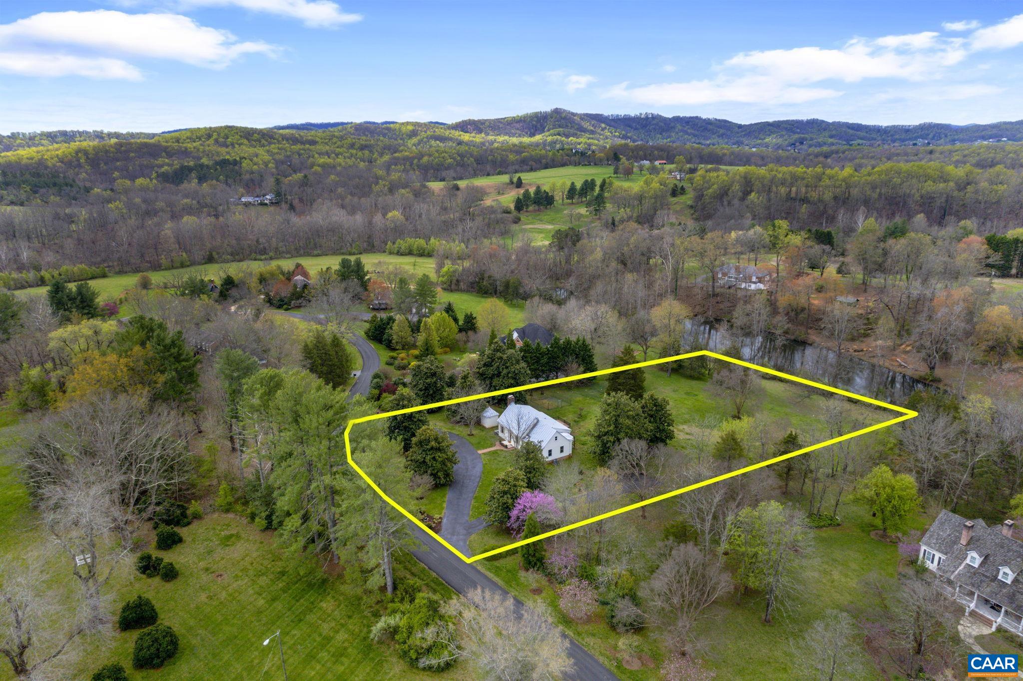 570 RODES DR