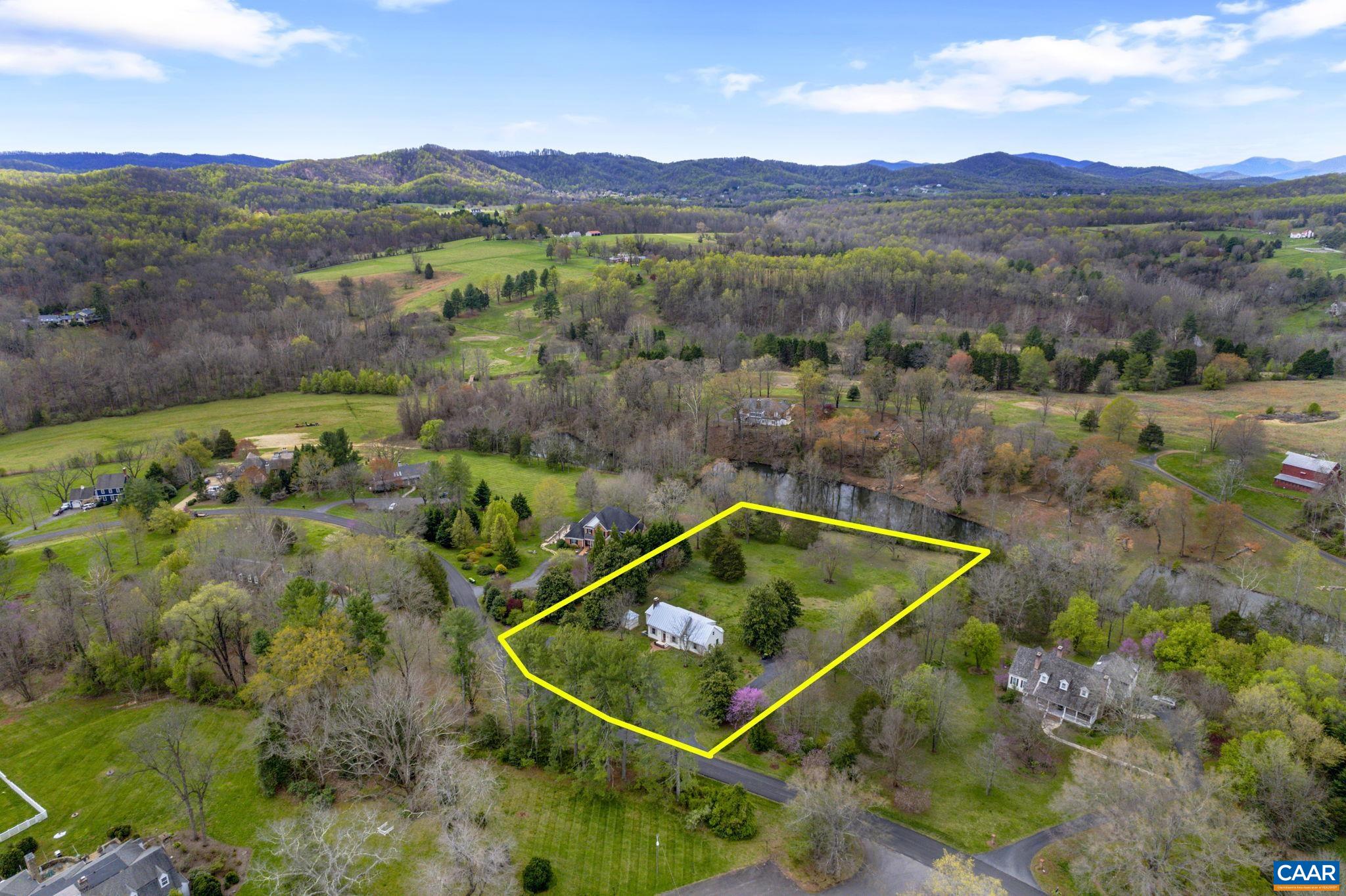 570 RODES DR