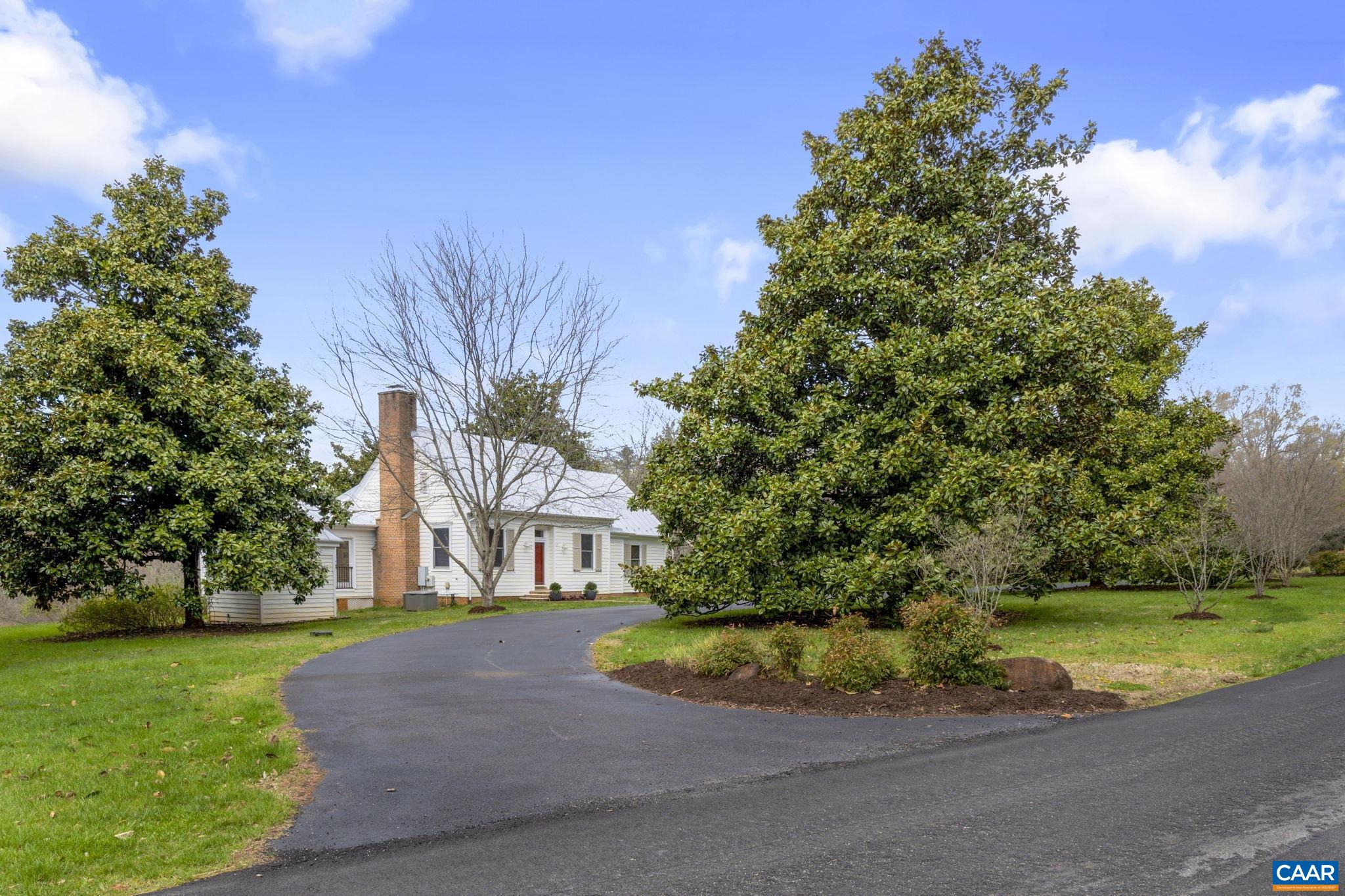 570 RODES DR