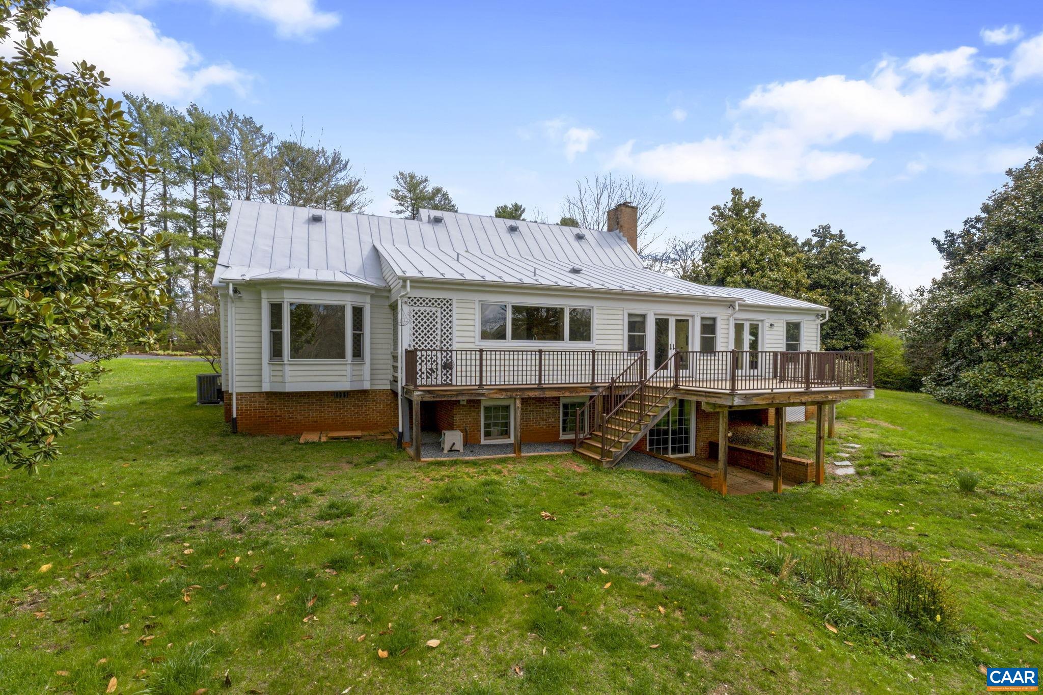 570 RODES DR