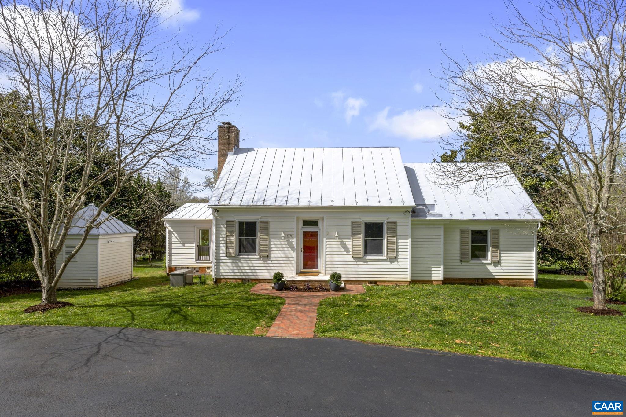 570 RODES DR