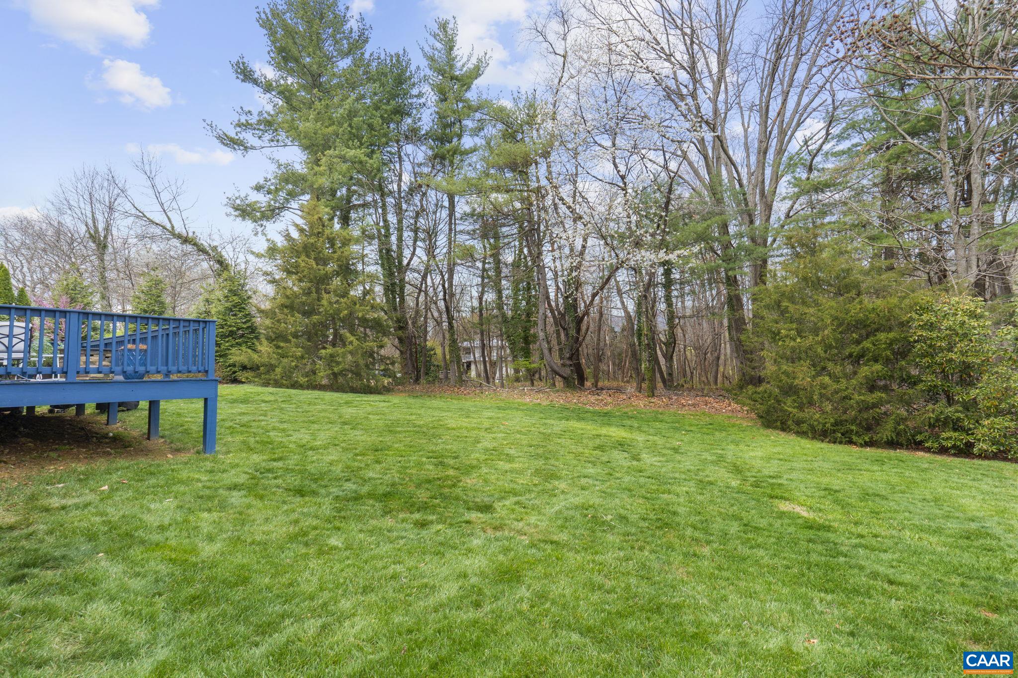 418 GRAYROCK DR