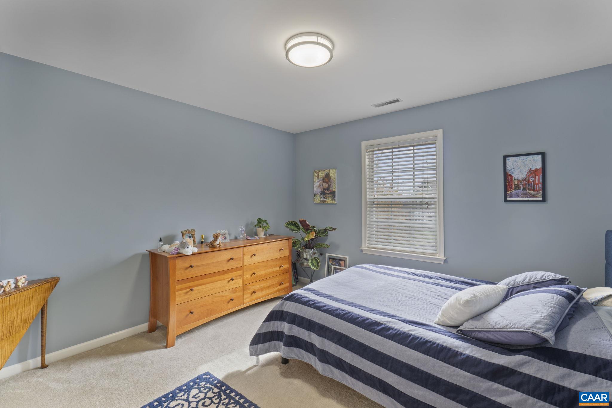 418 GRAYROCK DR