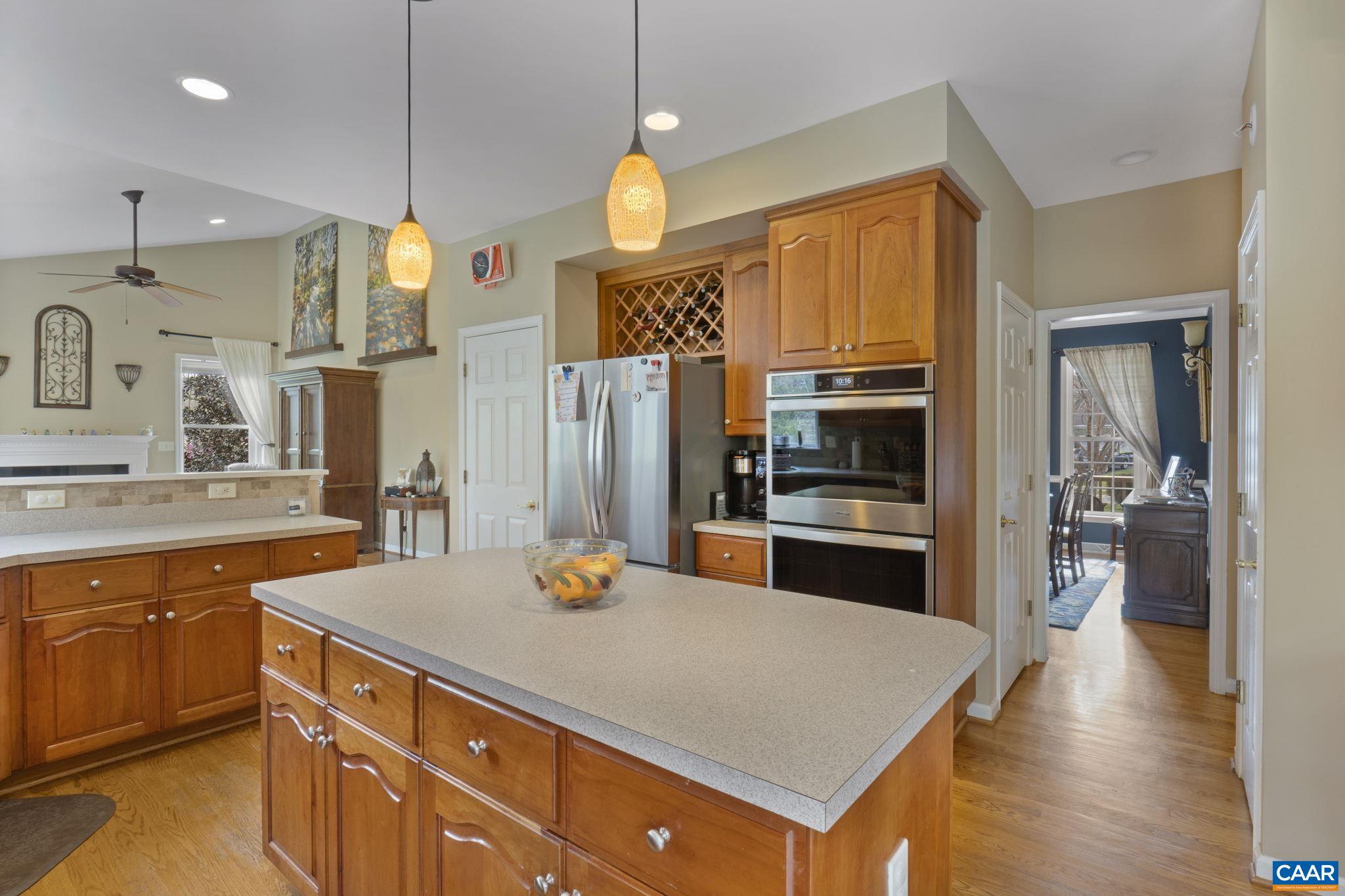 418 GRAYROCK DR