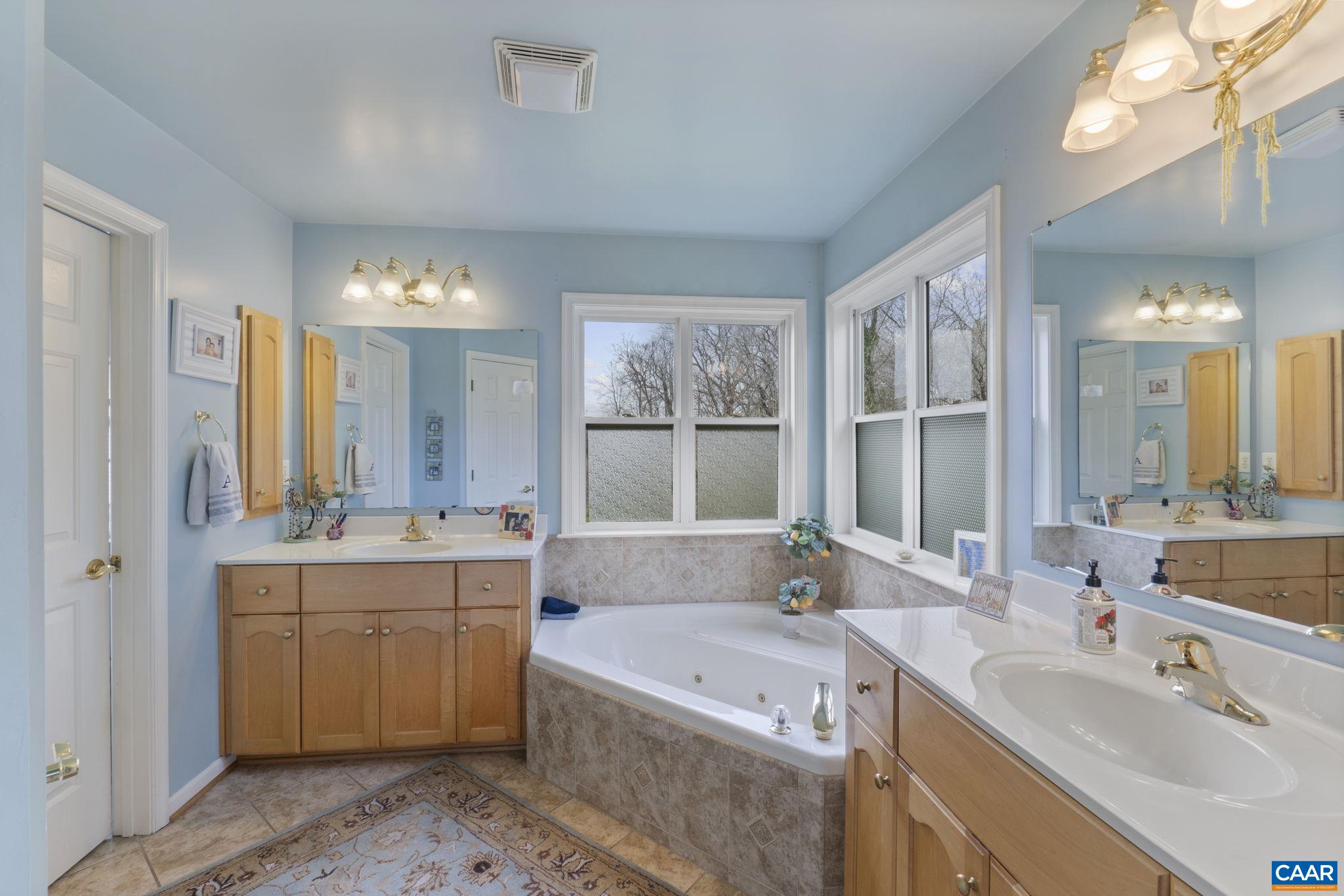 418 GRAYROCK DR