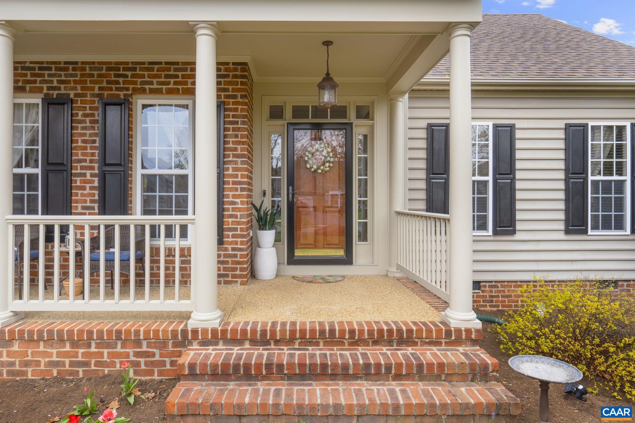 418 GRAYROCK DR