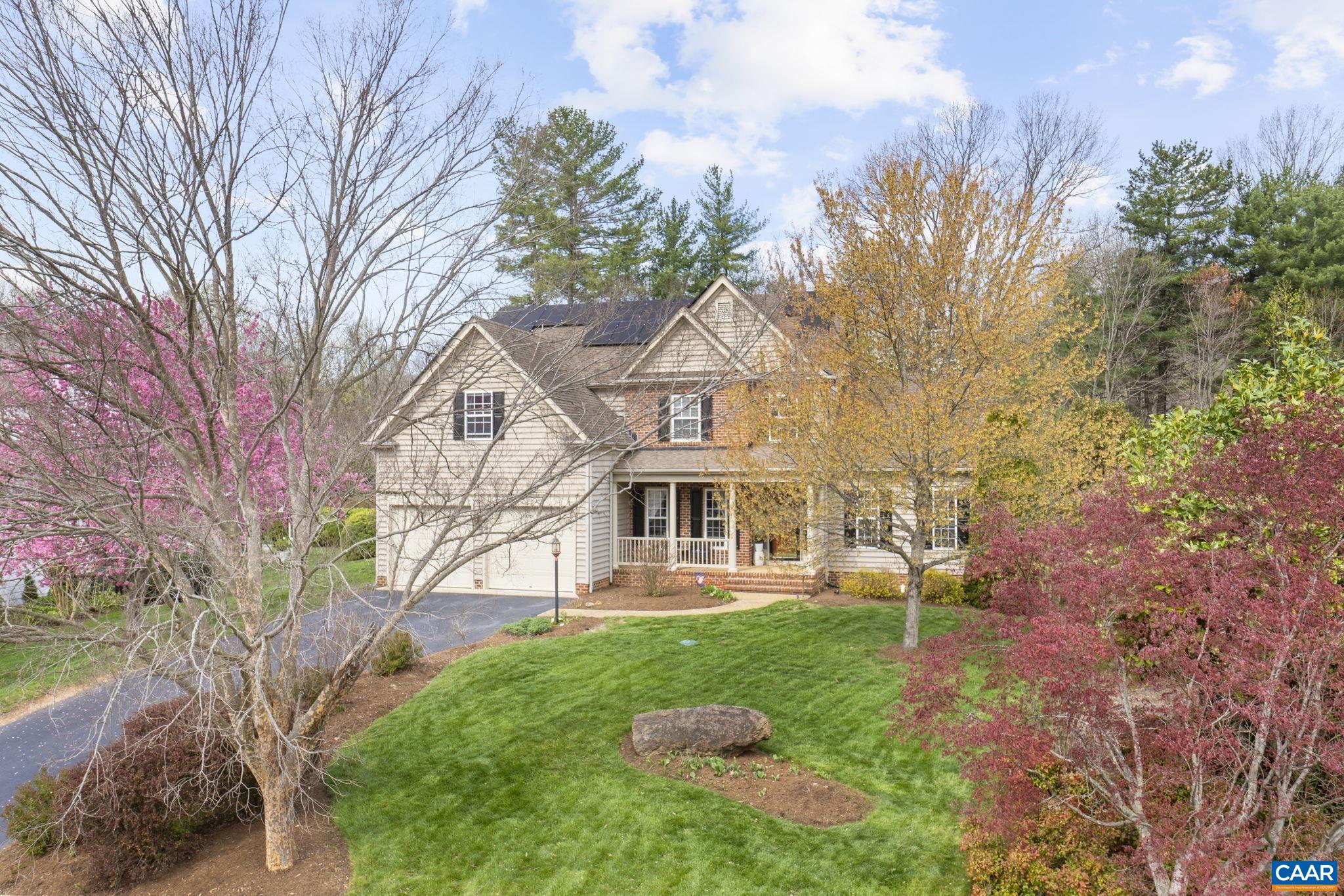 418 GRAYROCK DR