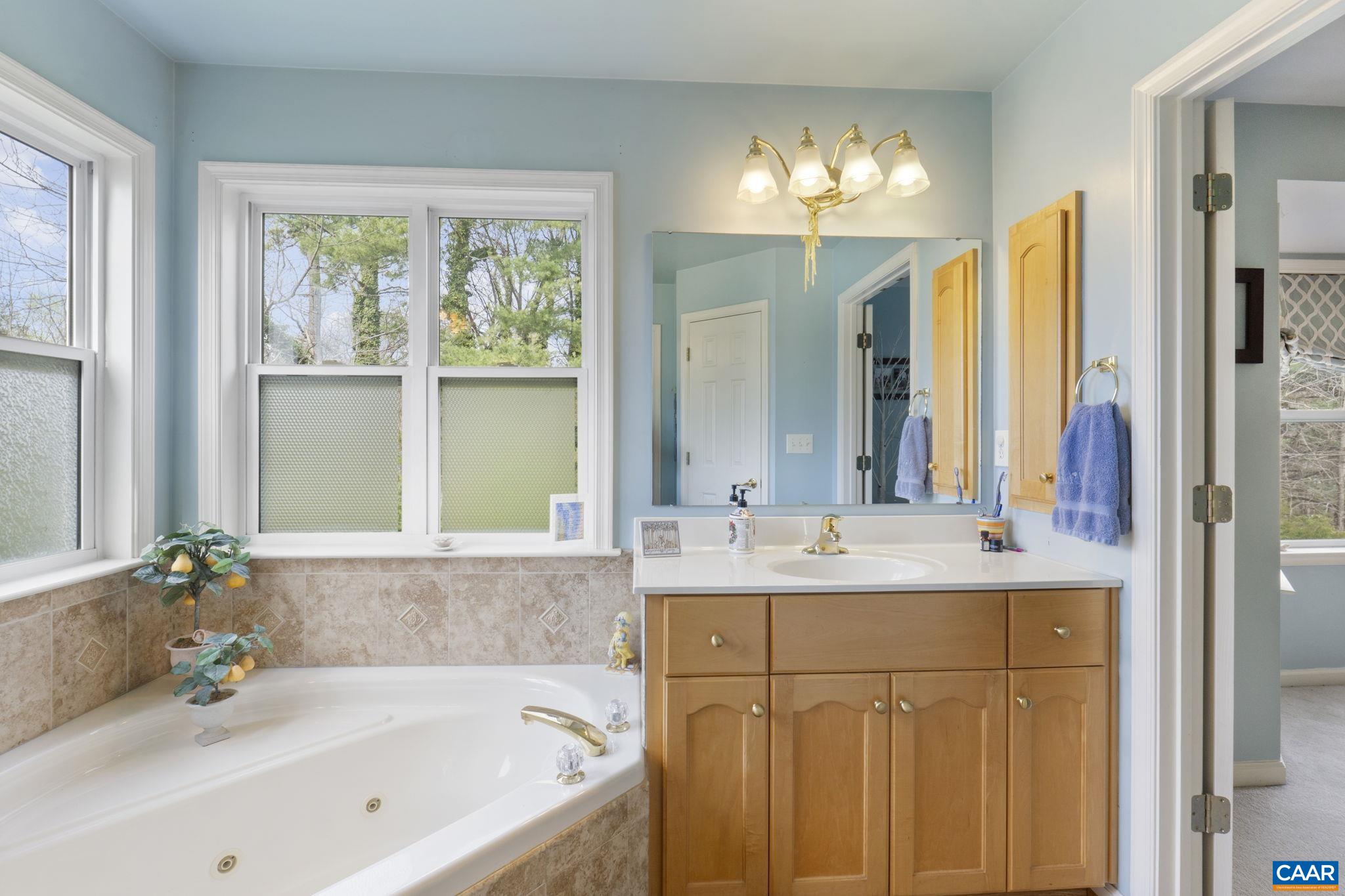 418 GRAYROCK DR
