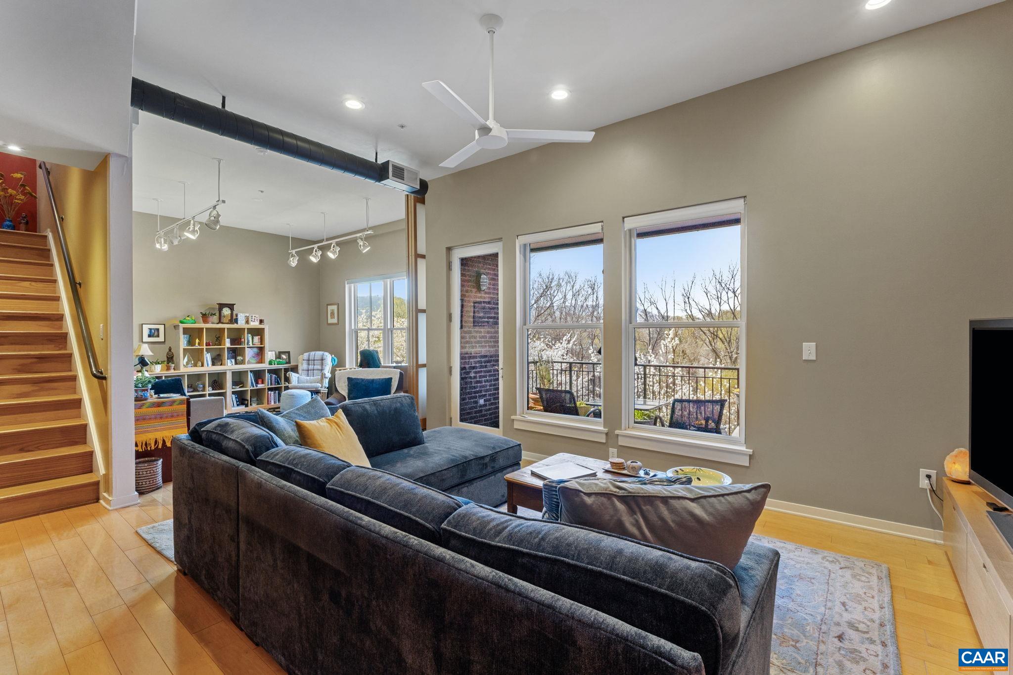 202 DOUGLAS AVE Unit: 3E