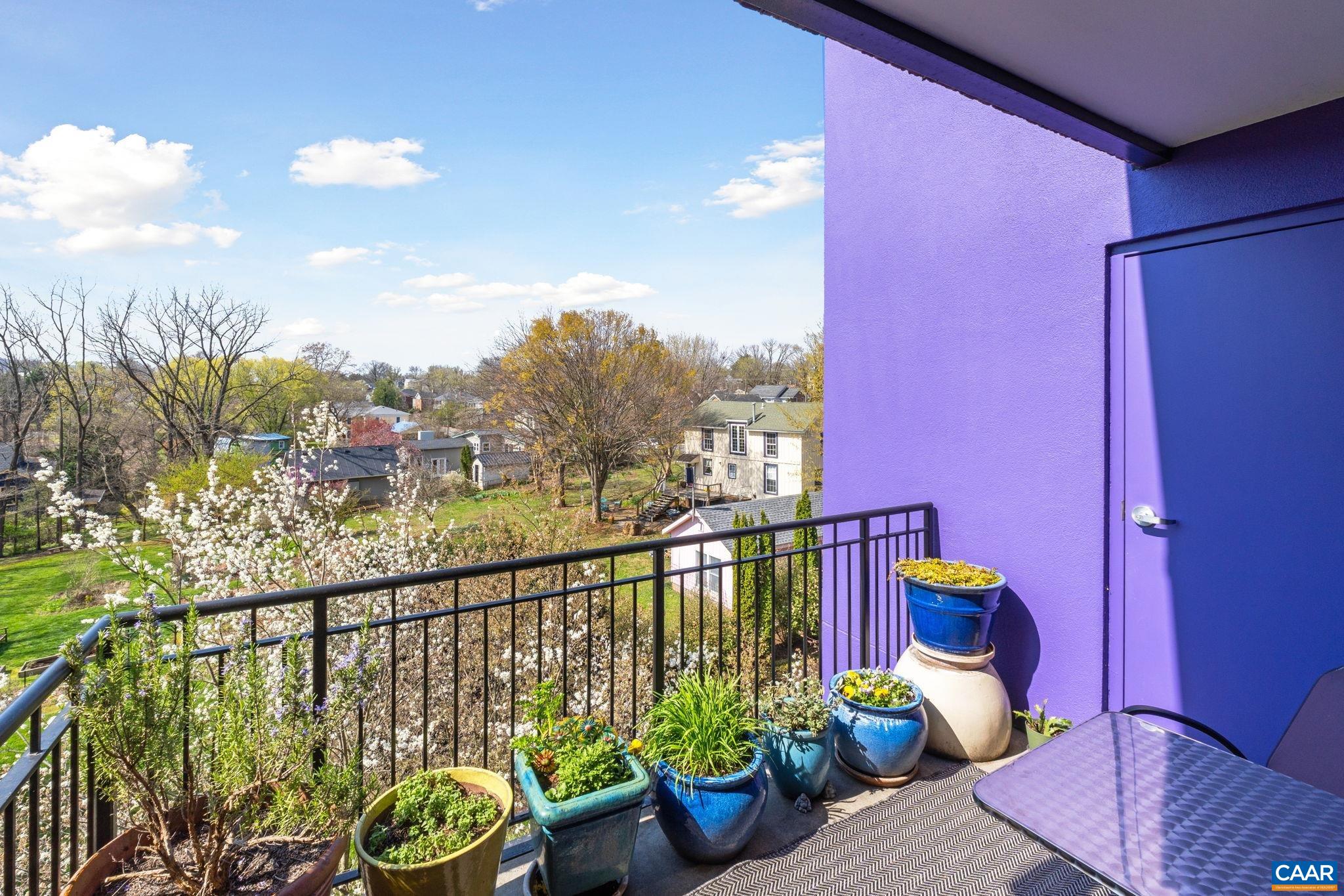 202 DOUGLAS AVE Unit: 3E