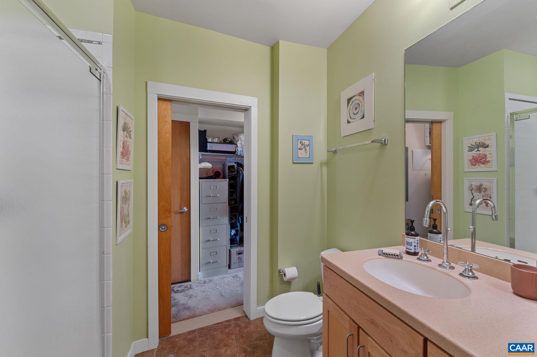 202 DOUGLAS AVE Unit: 3E