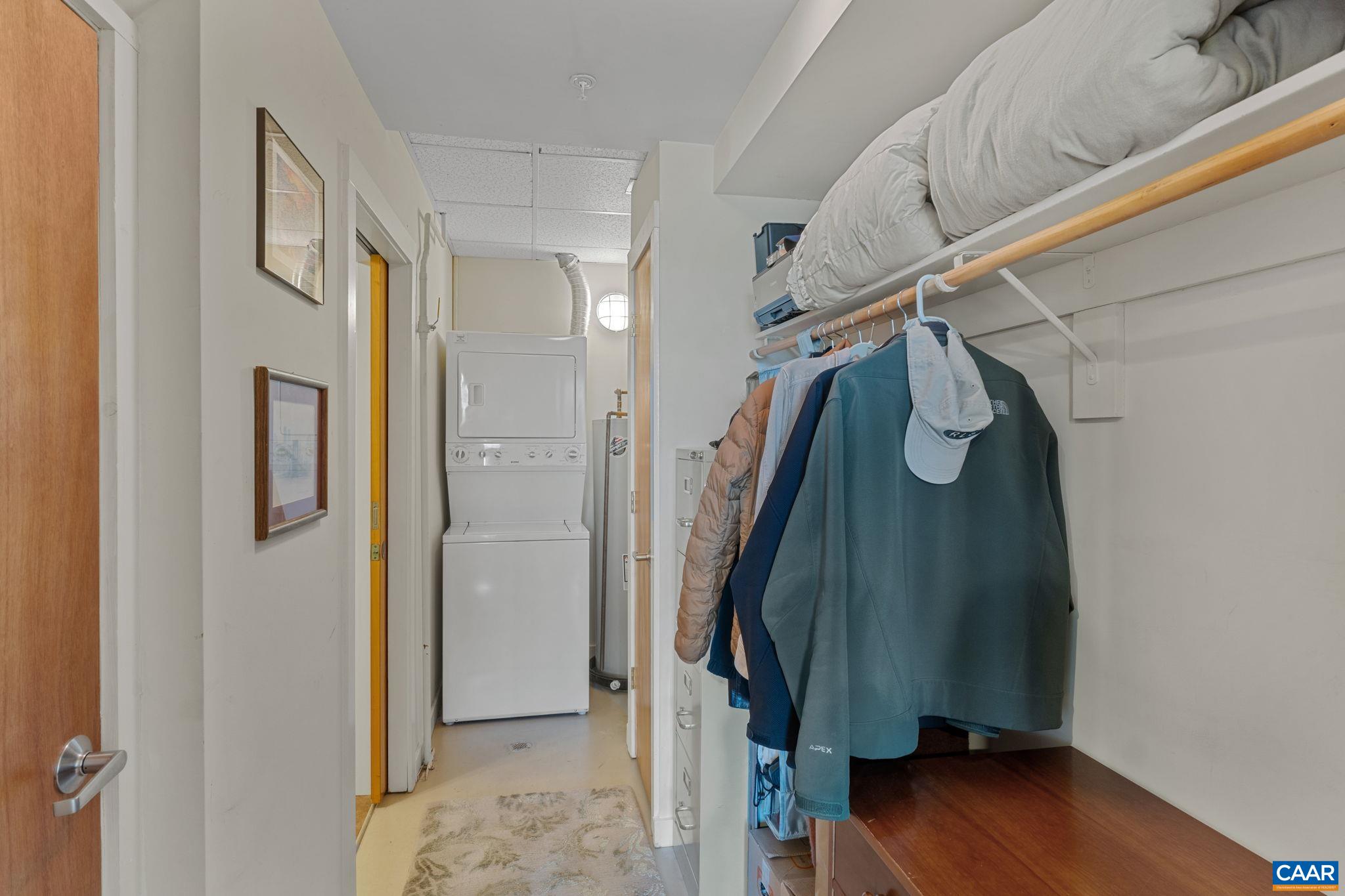 202 DOUGLAS AVE Unit: 3E