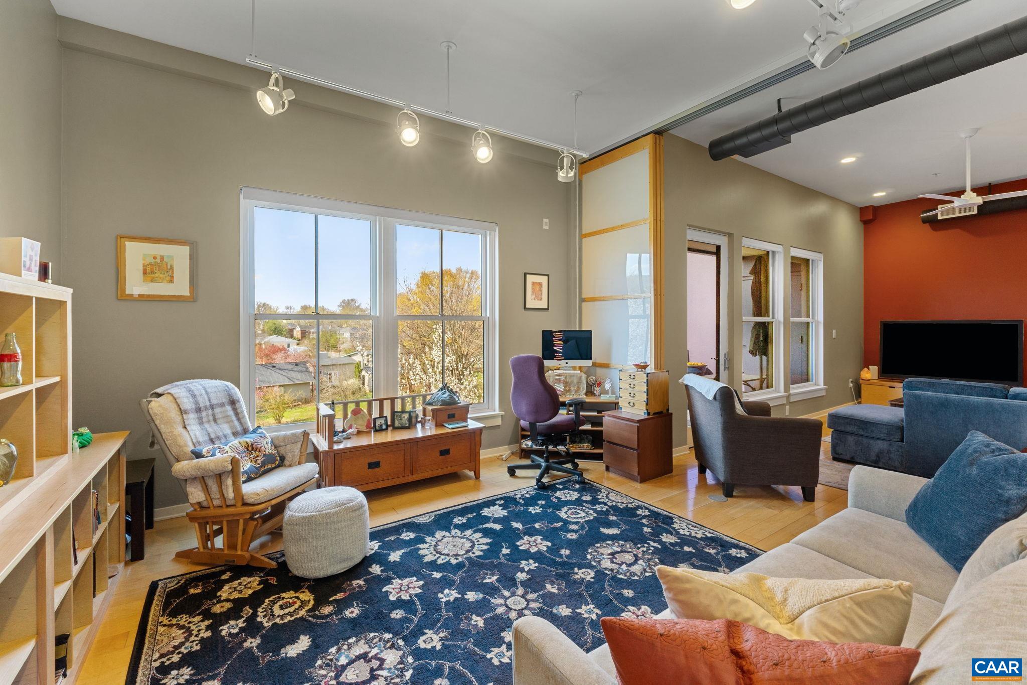 202 DOUGLAS AVE Unit: 3E