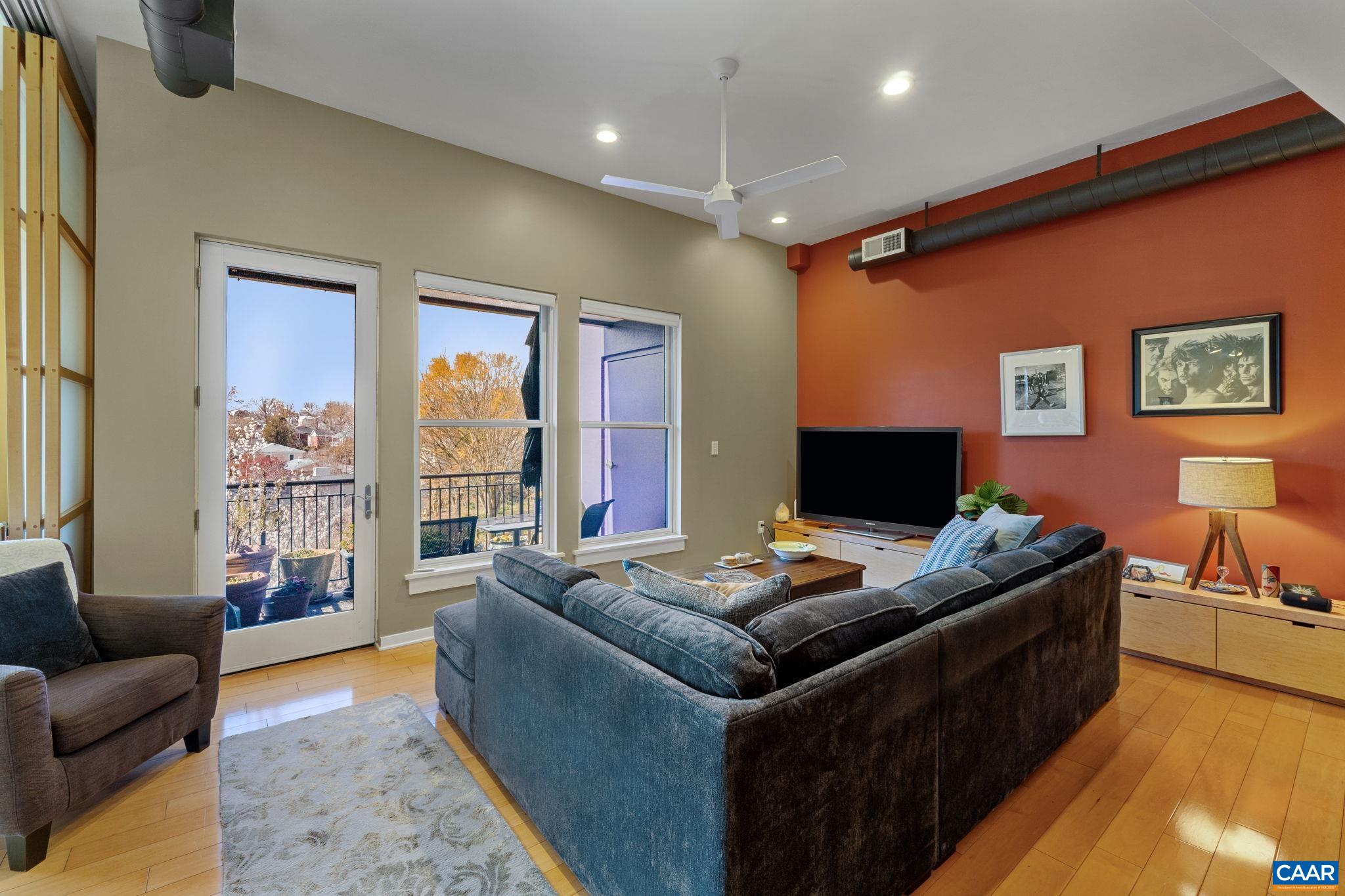 202 DOUGLAS AVE Unit: 3E